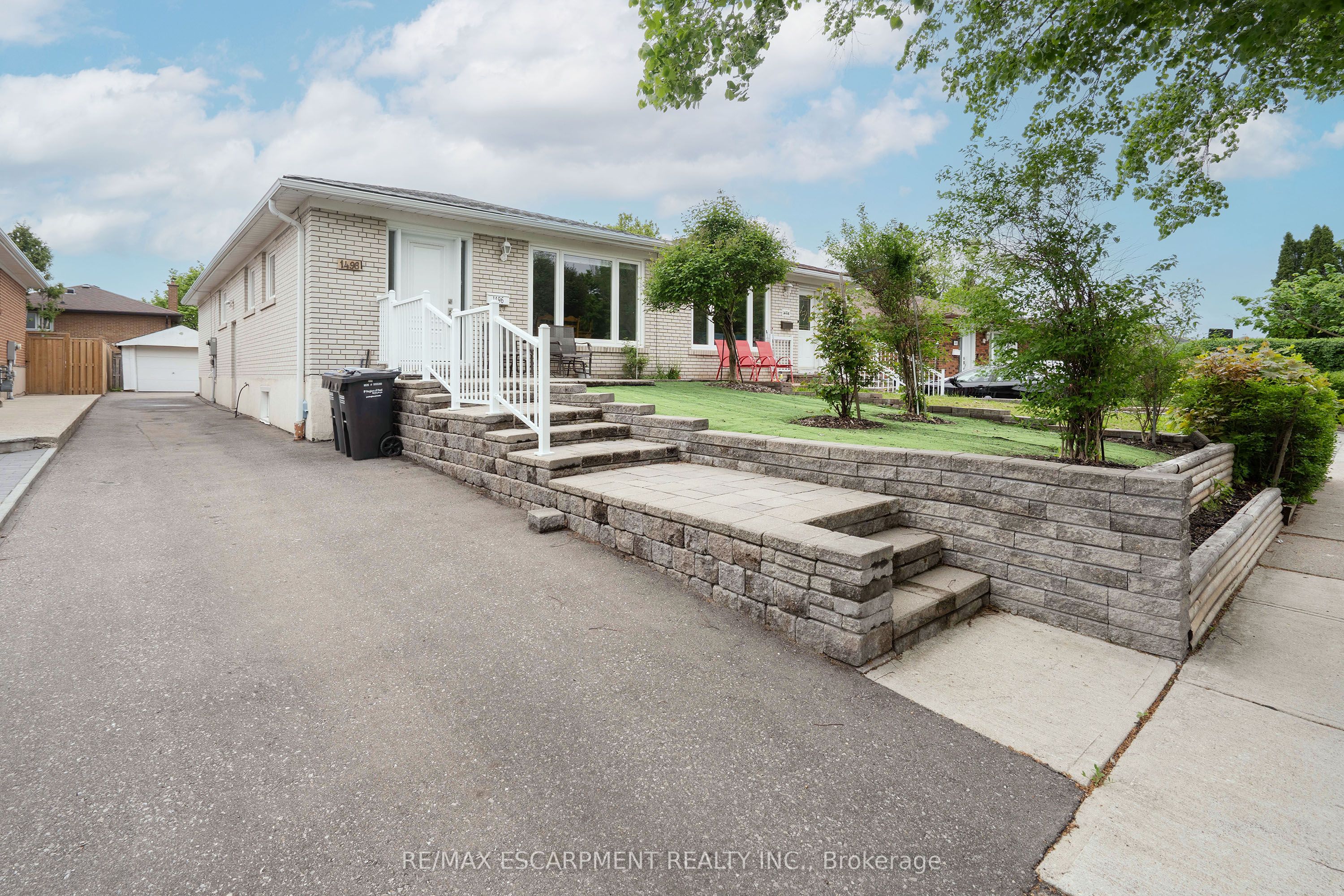 1496 Tyneburn Cres Property Photo