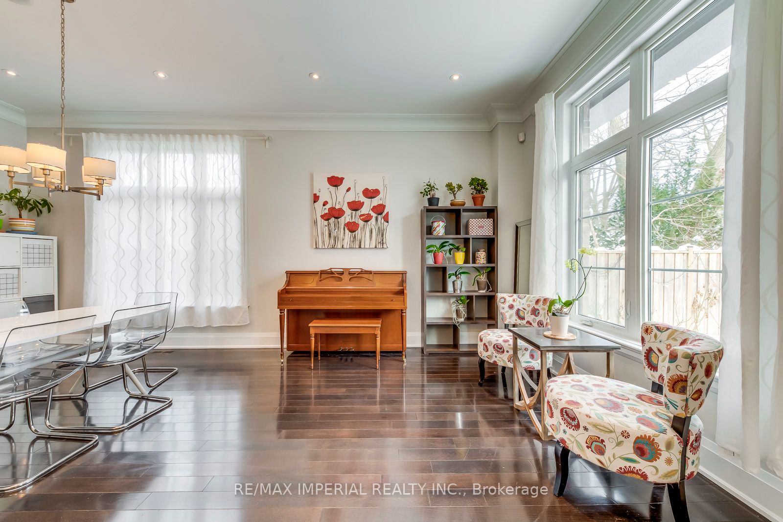 105 Eaglewood Boulevard Property Photo 10