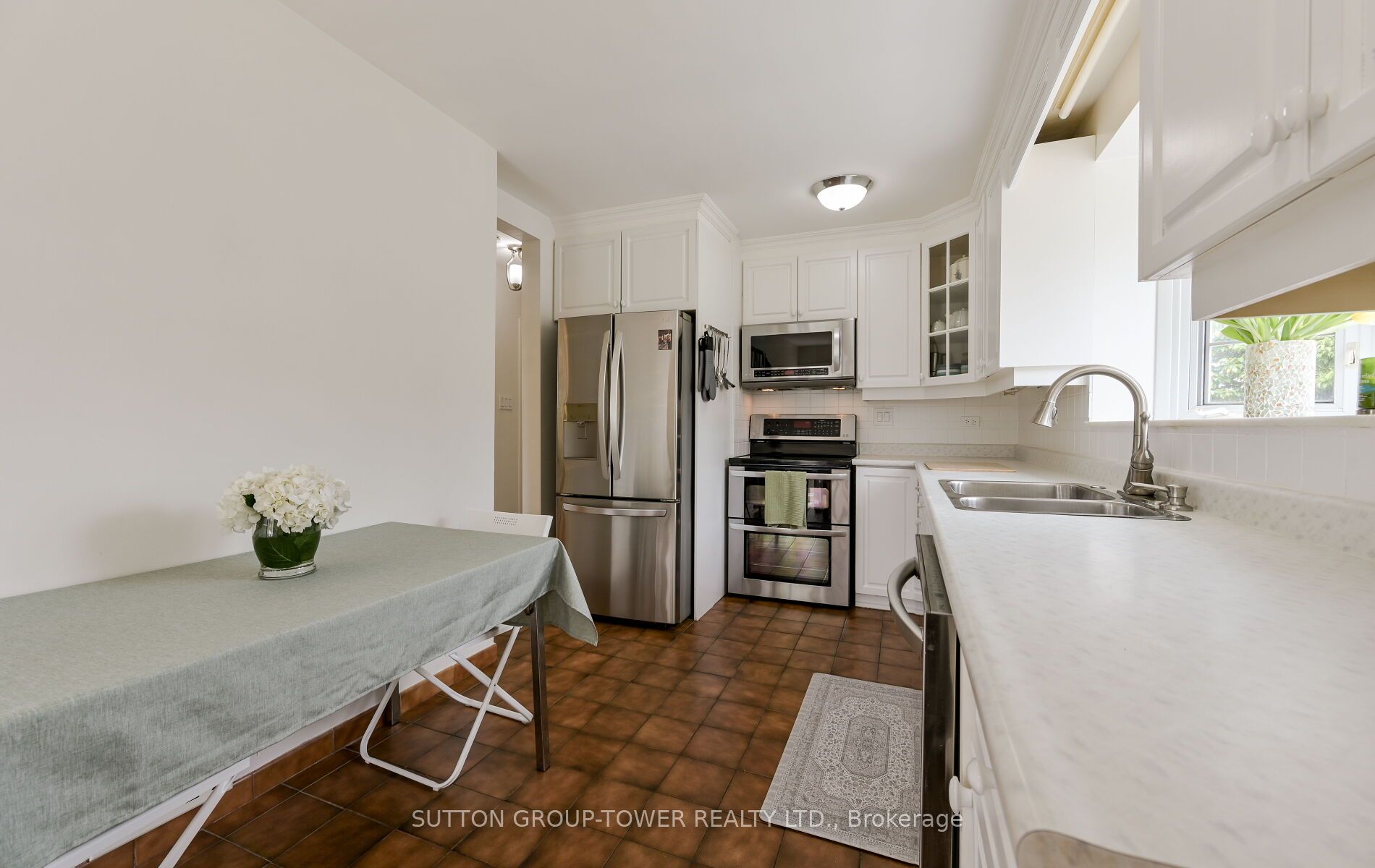 550 Glen Park Avenue Property Photo 12