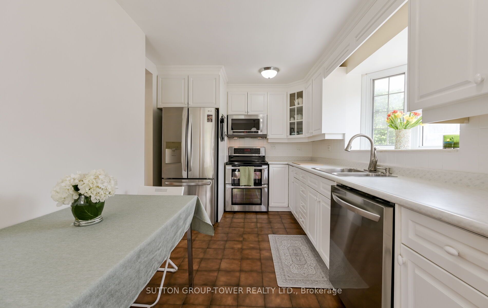 550 Glen Park Avenue Property Photo 13