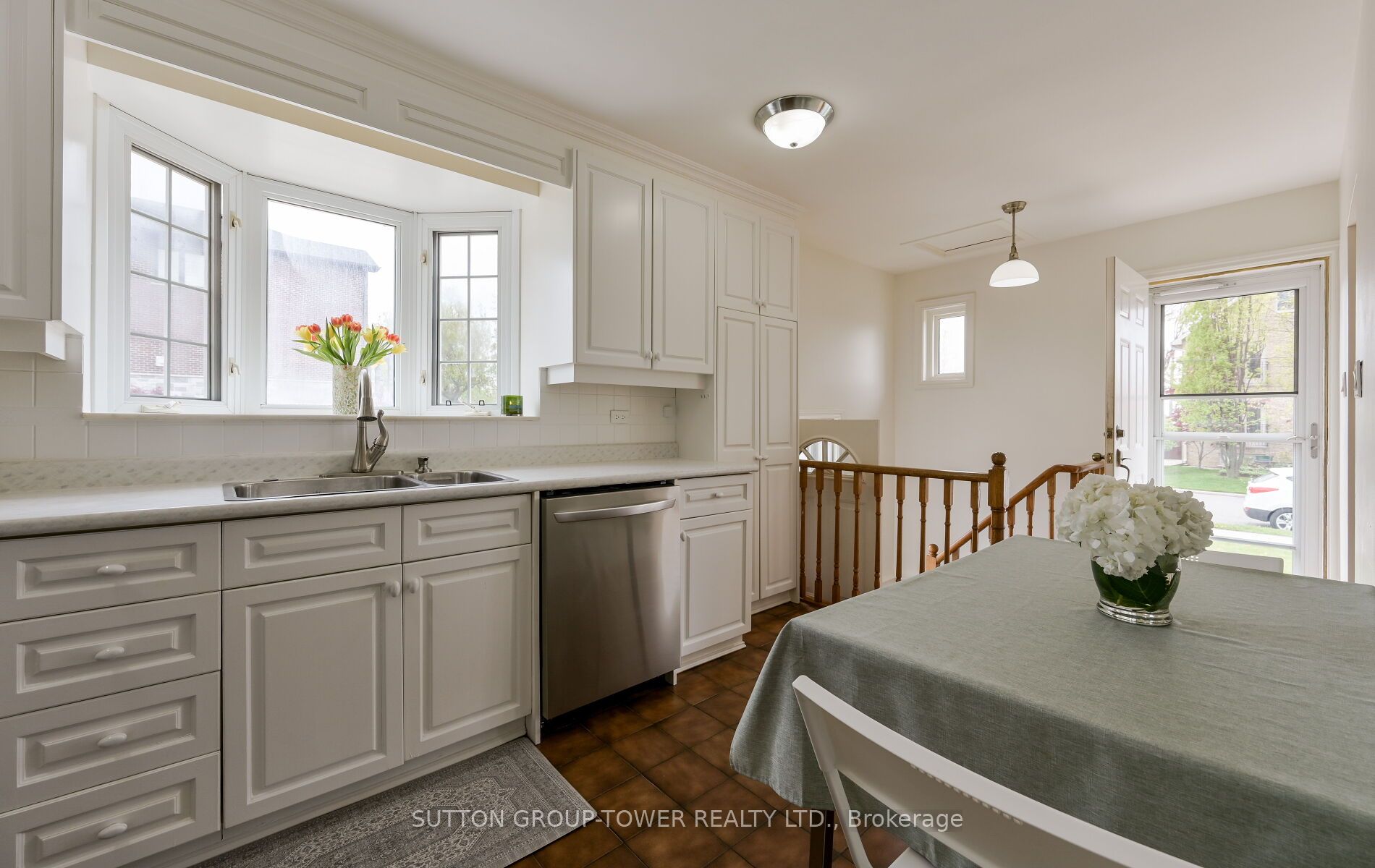 550 Glen Park Avenue Property Photo 16