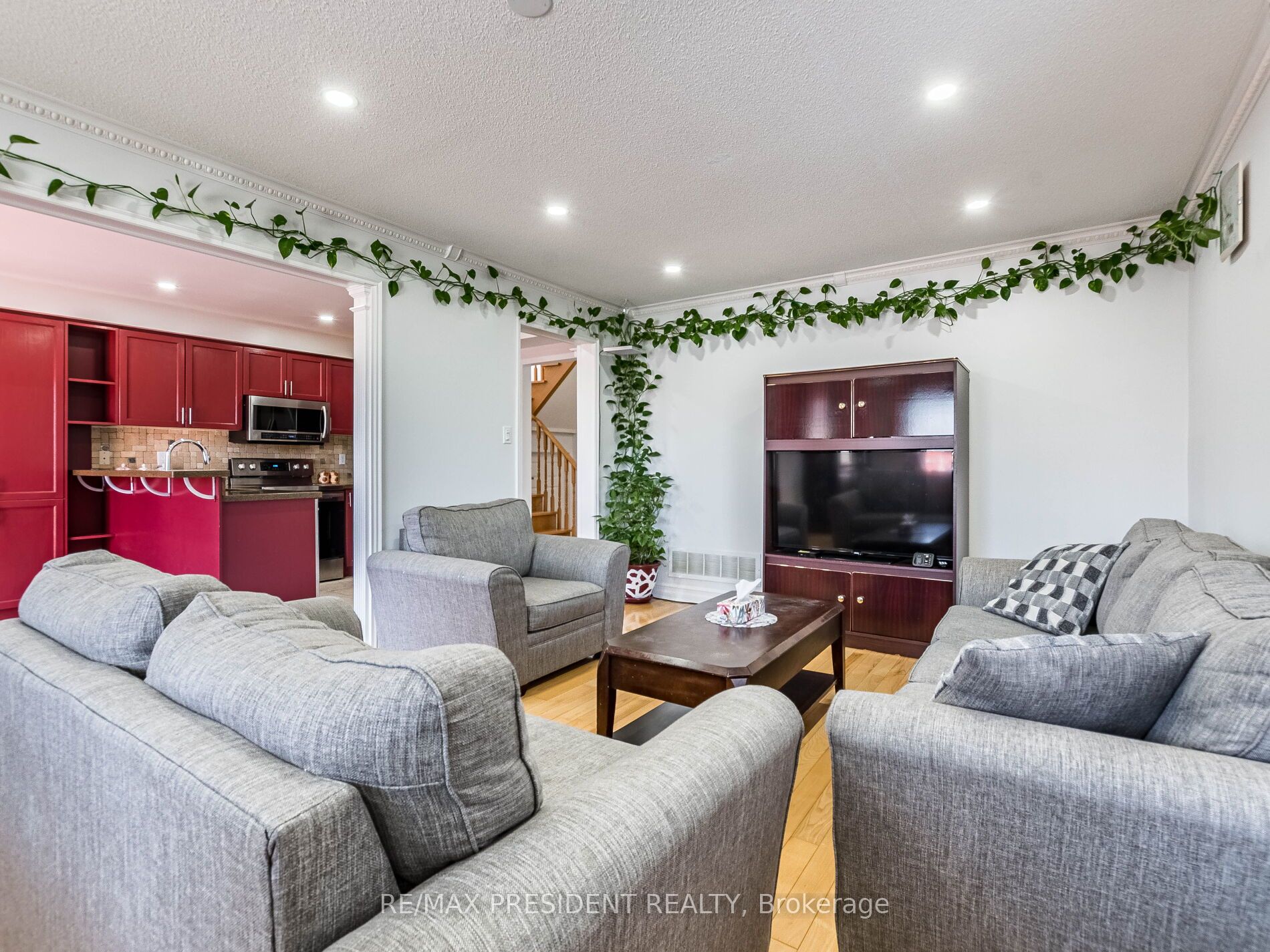 36 Prince Crescent Property Photo 6