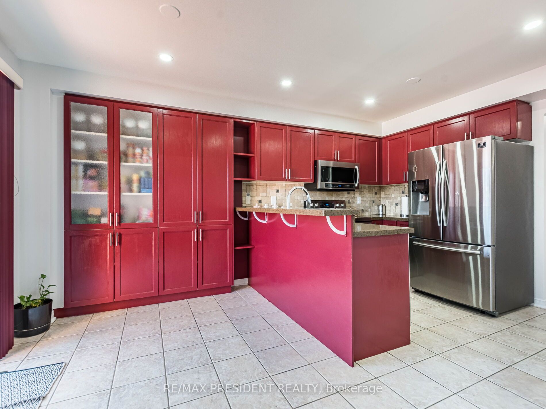 36 Prince Crescent Property Photo 7