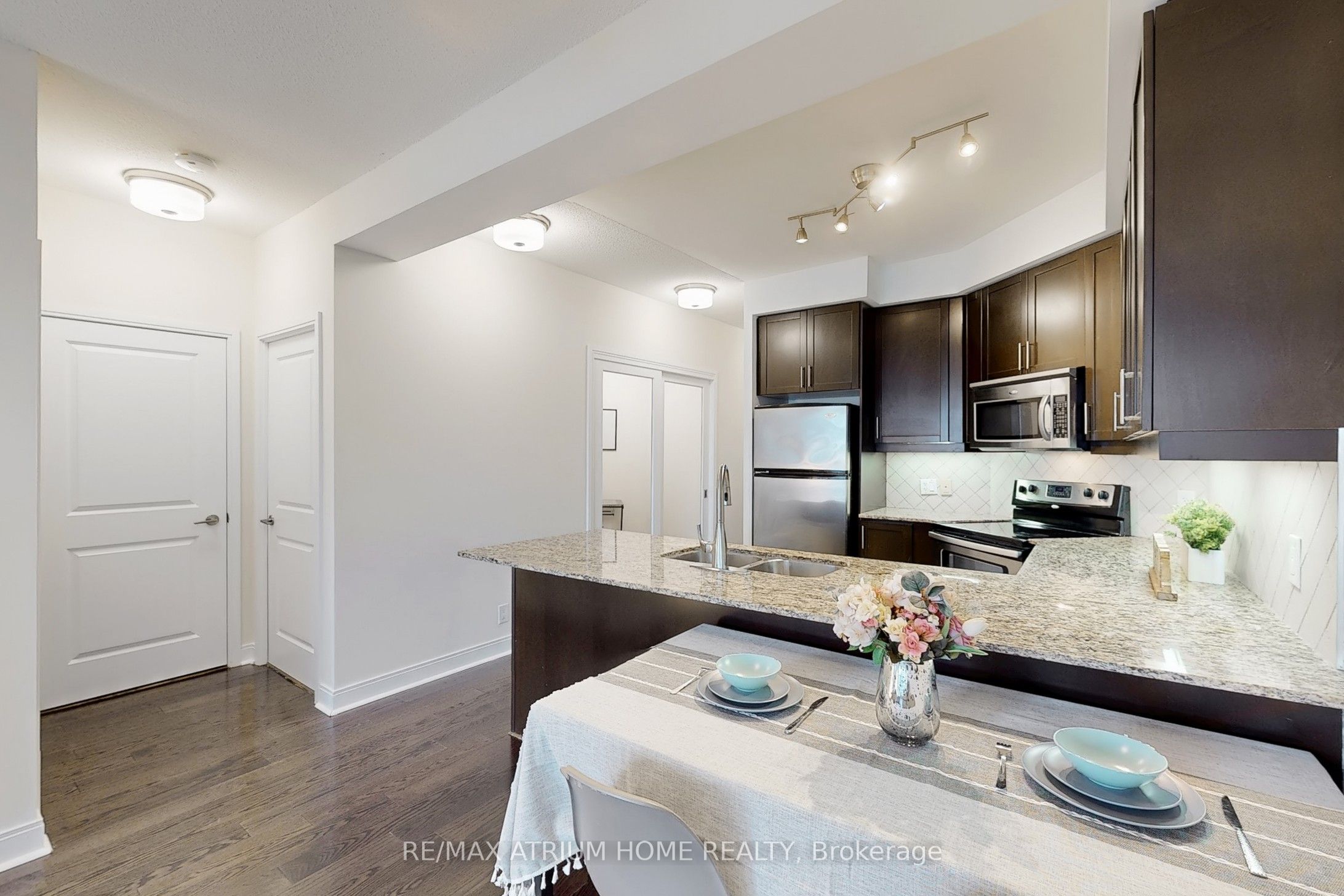 #1808 - 80 Absolute Avenue Property Photo 9