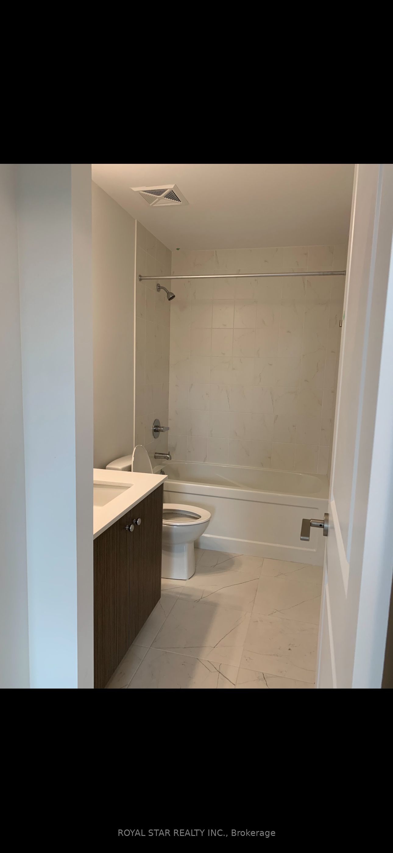 95 Attmar Drive 313 Property Photo 3