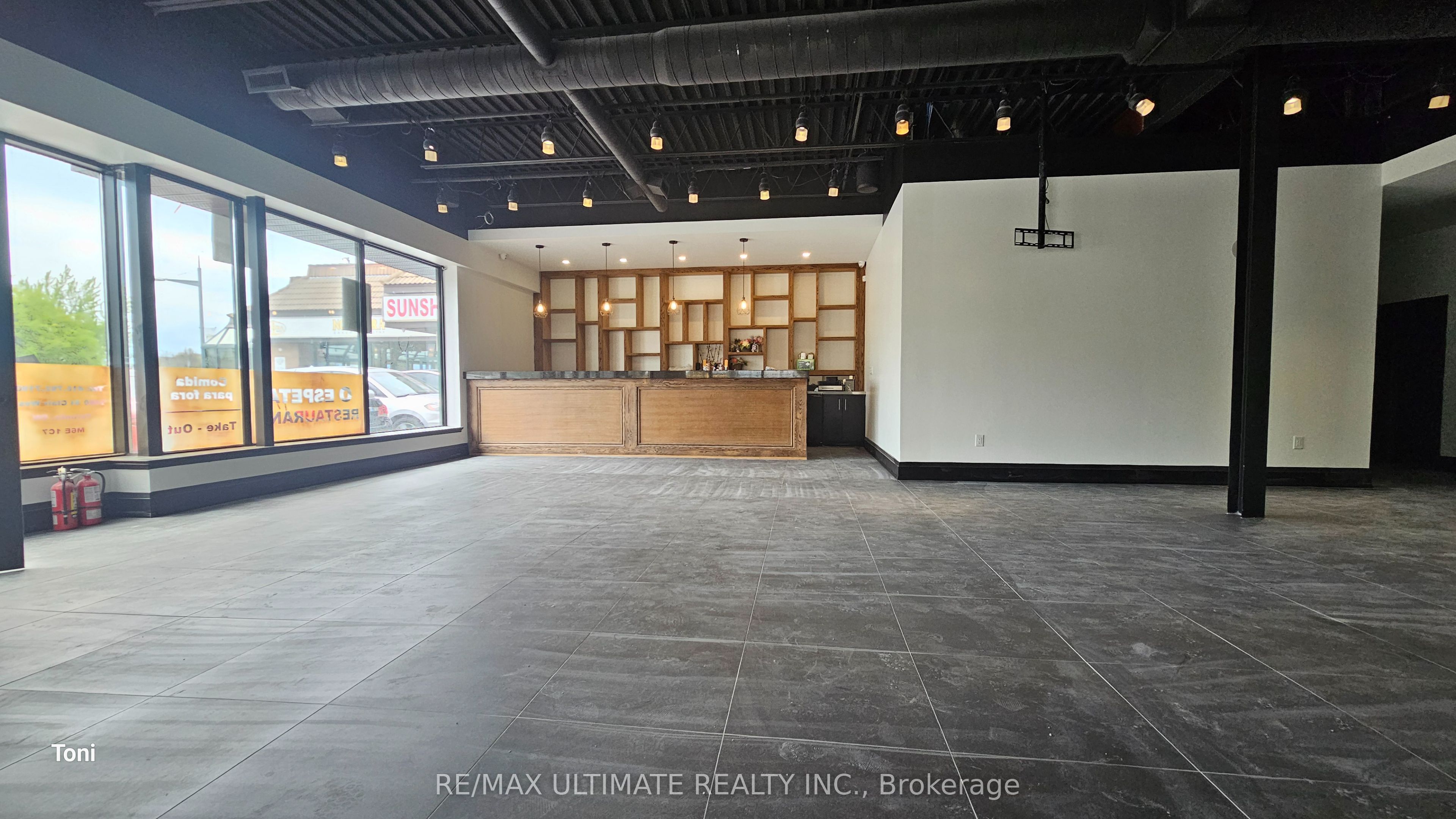1480 St Clair Avenue Property Photo 2