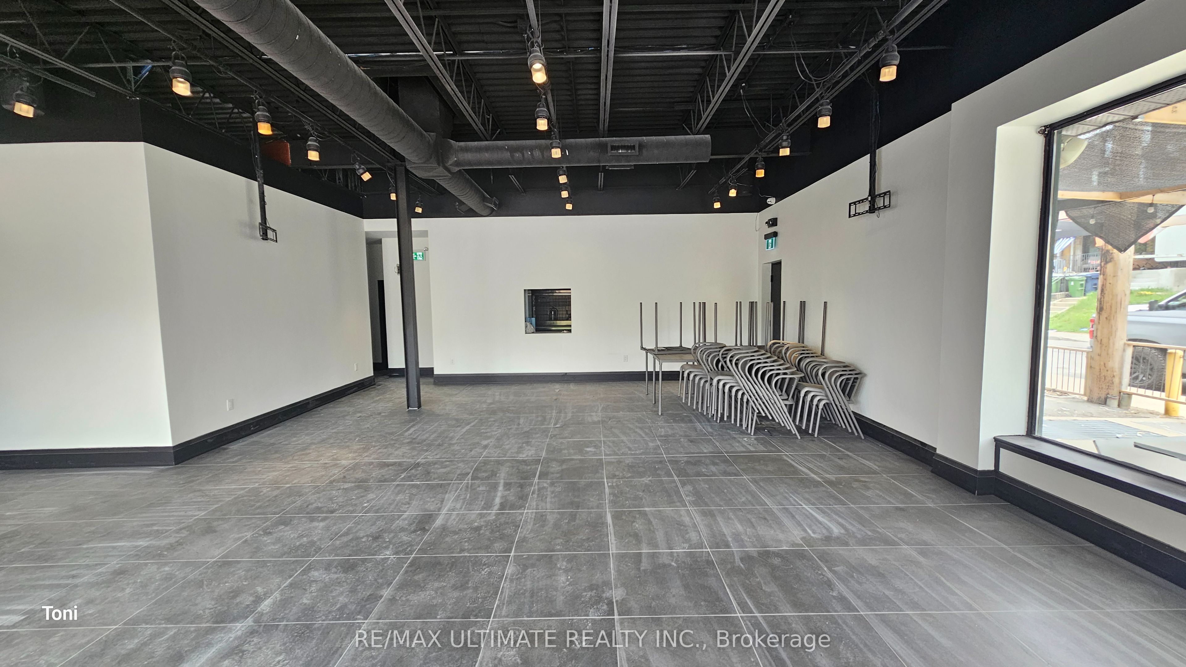 1480 St Clair Avenue Property Photo 7