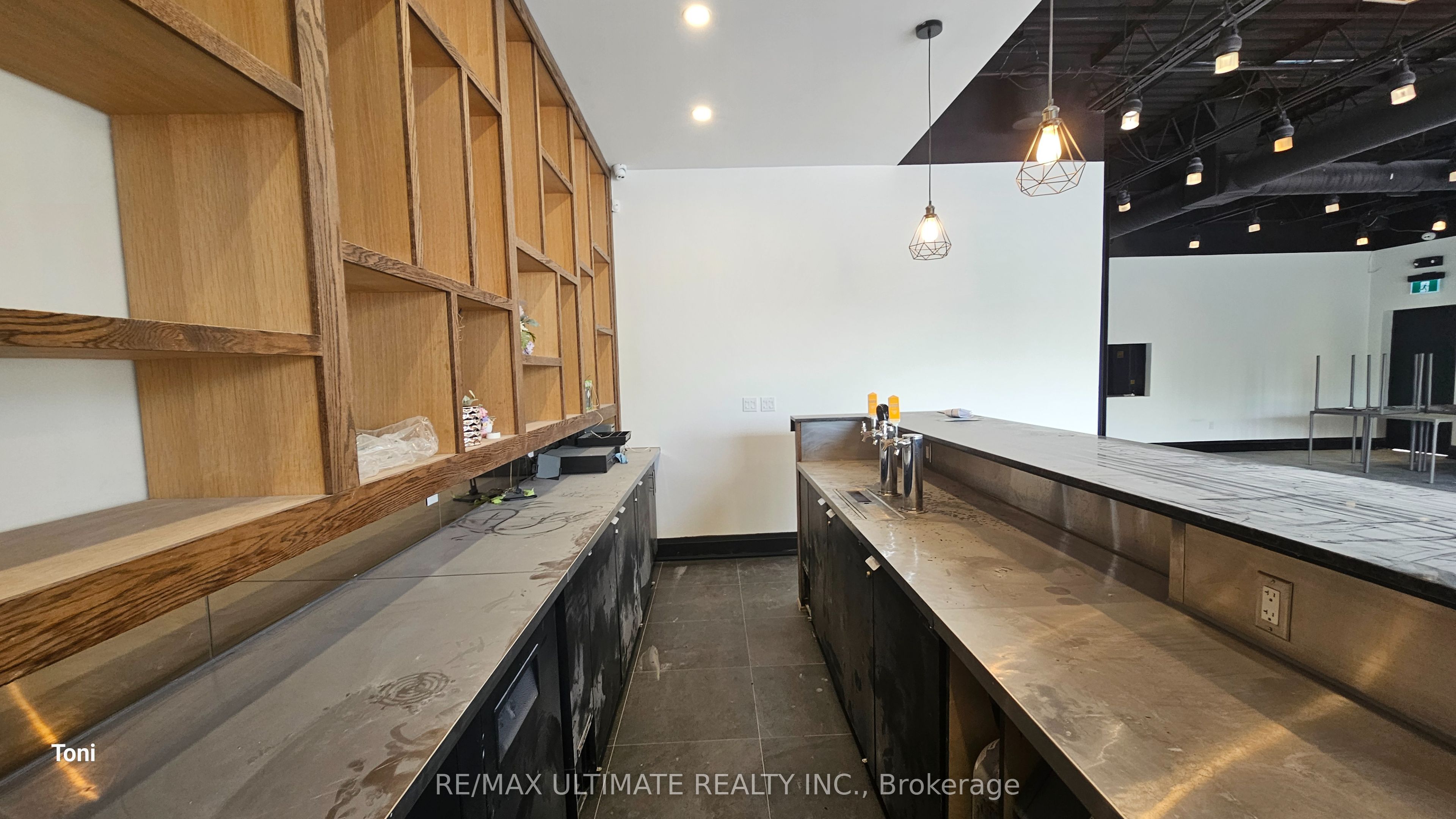1480 St Clair Avenue Property Photo 11
