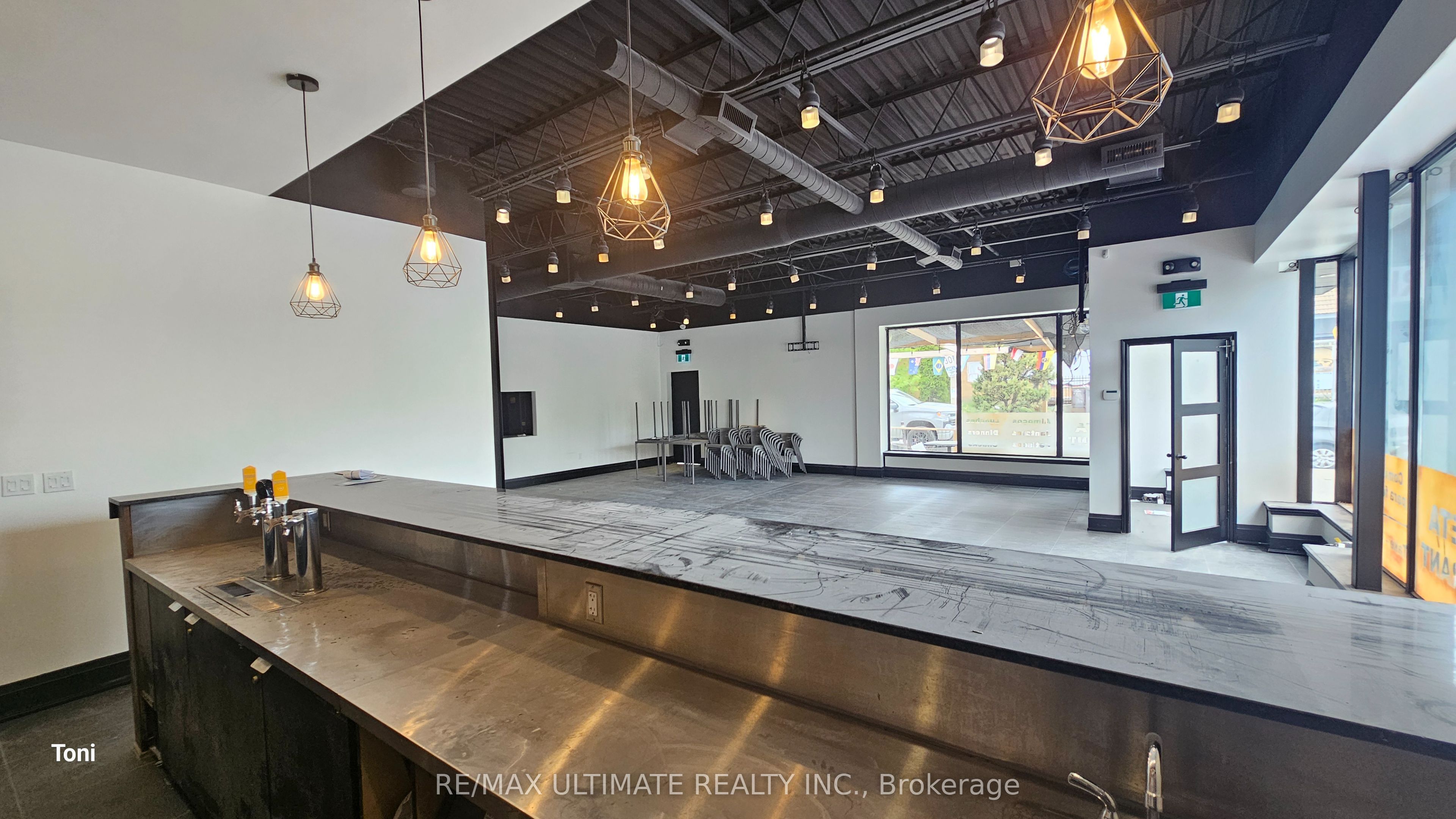 1480 St Clair Avenue Property Photo 12
