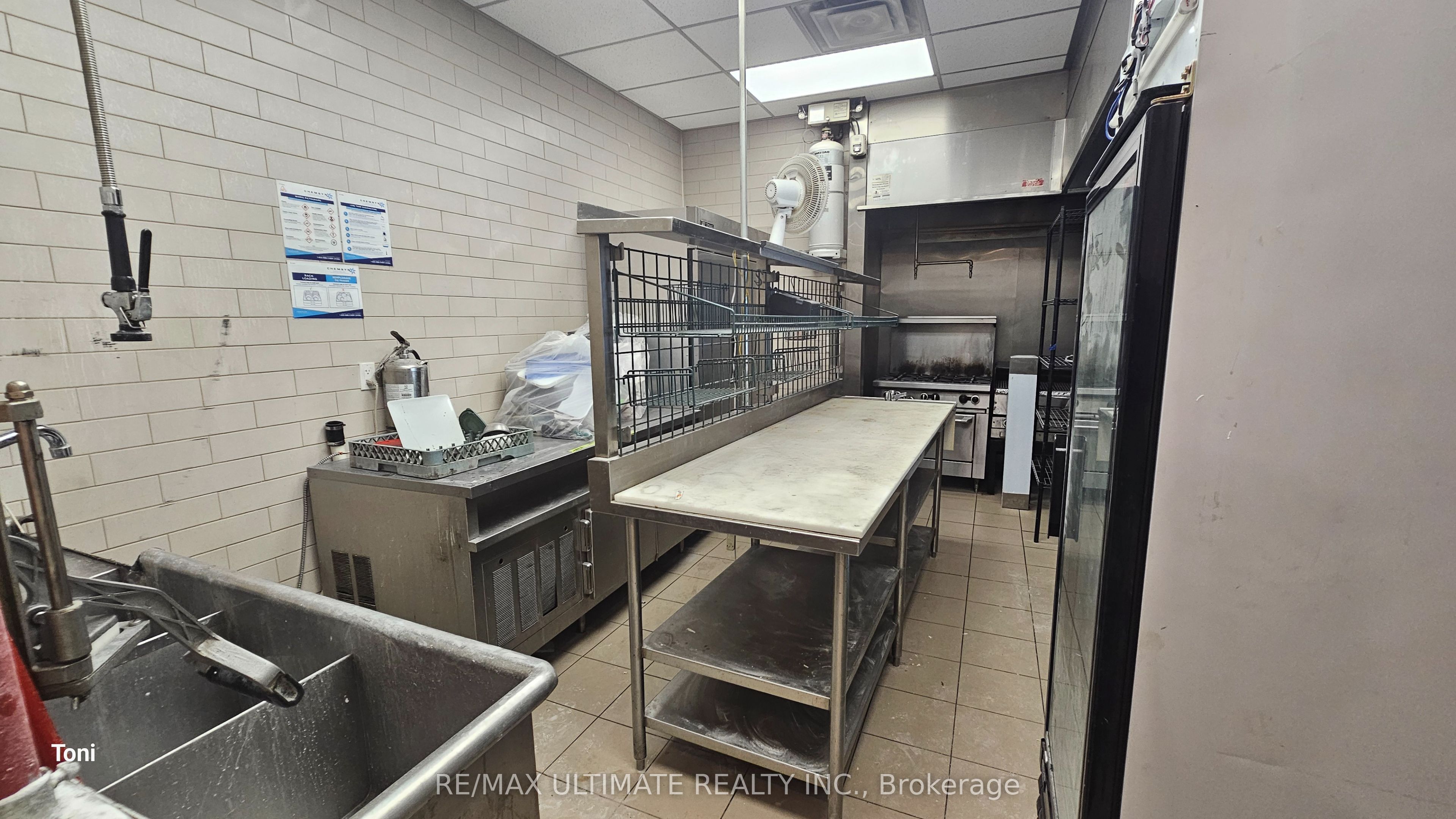 1480 St Clair Avenue Property Photo 17
