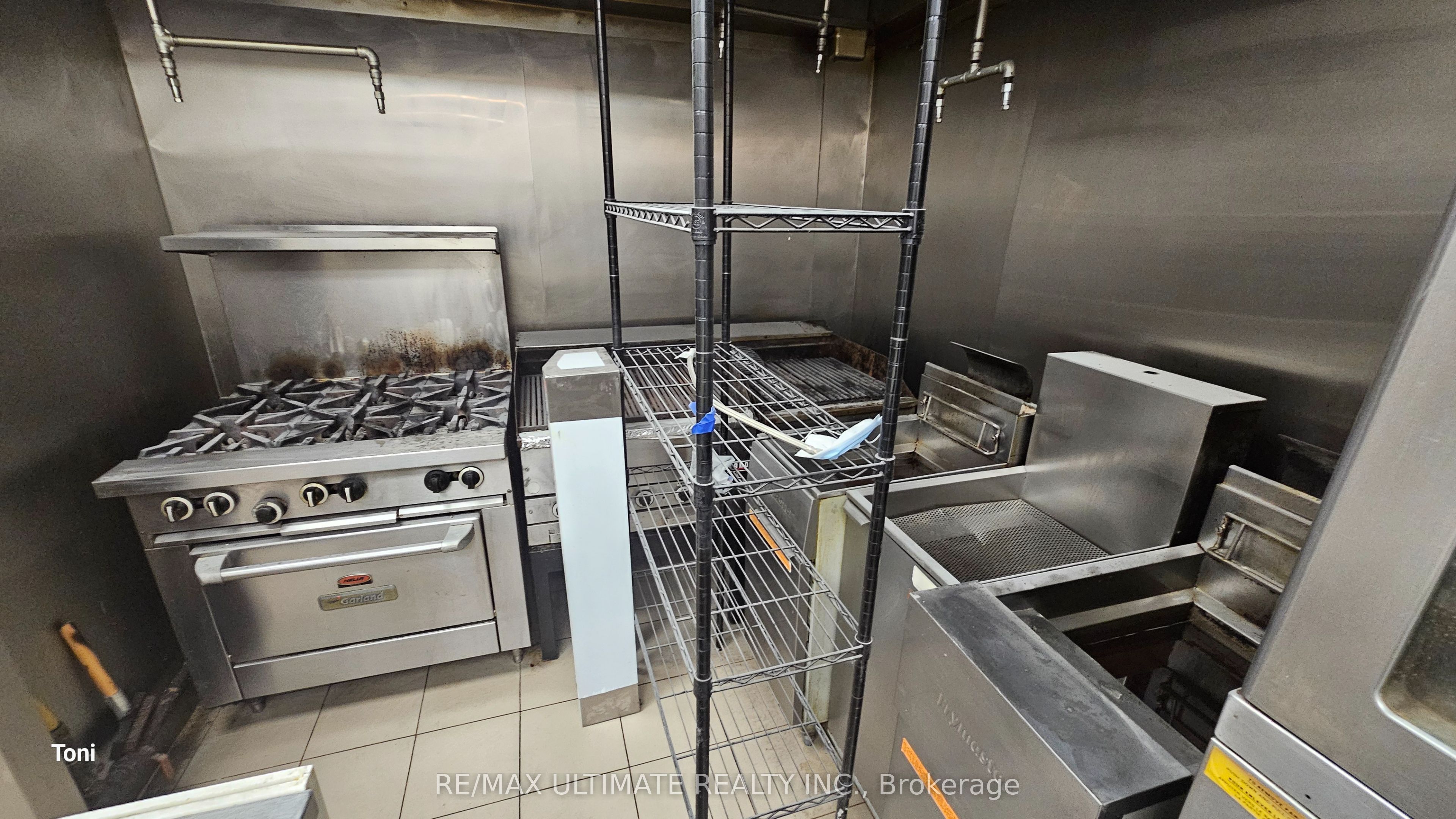 1480 St Clair Avenue Property Photo 18