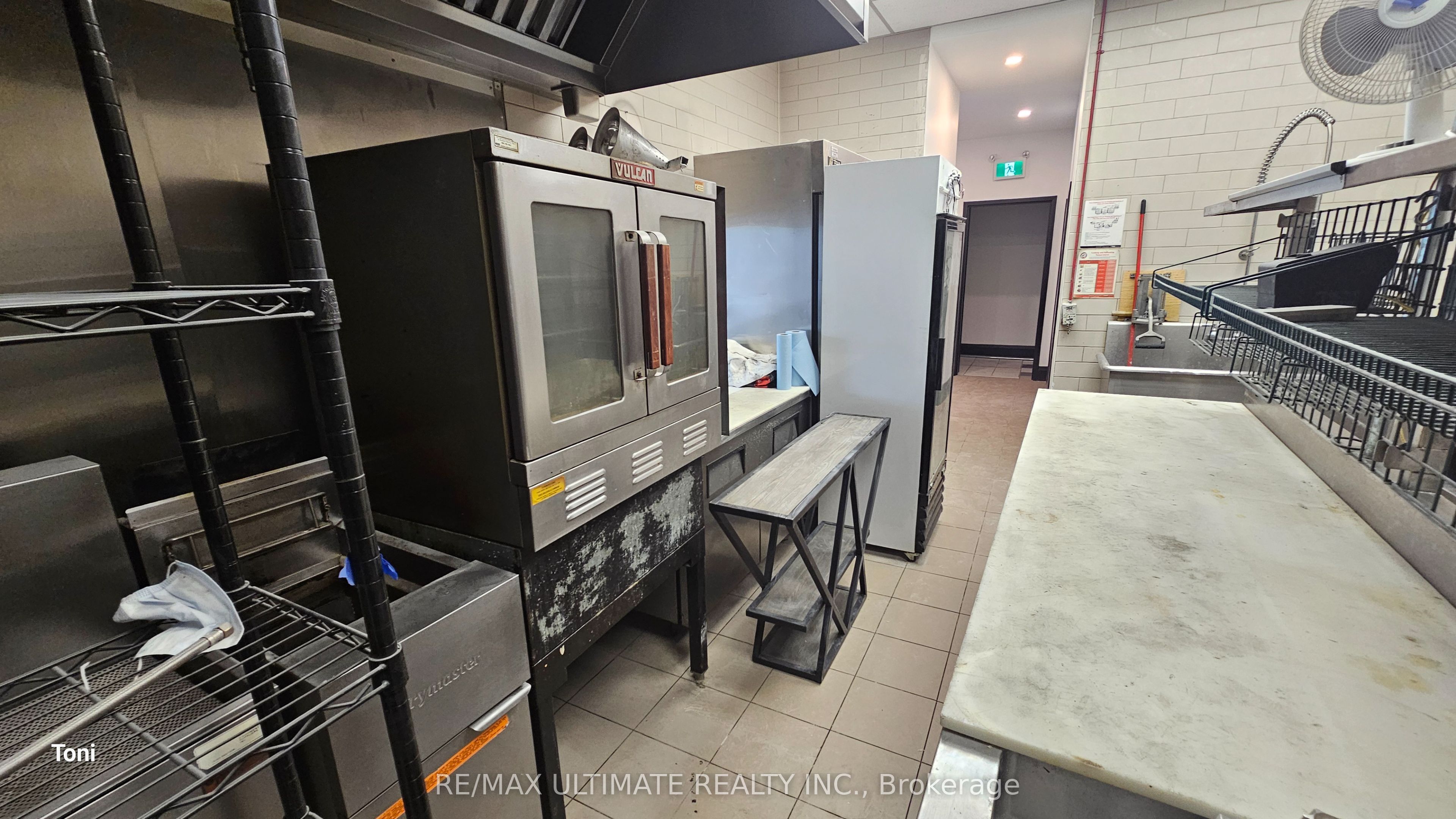 1480 St Clair Avenue Property Photo 21