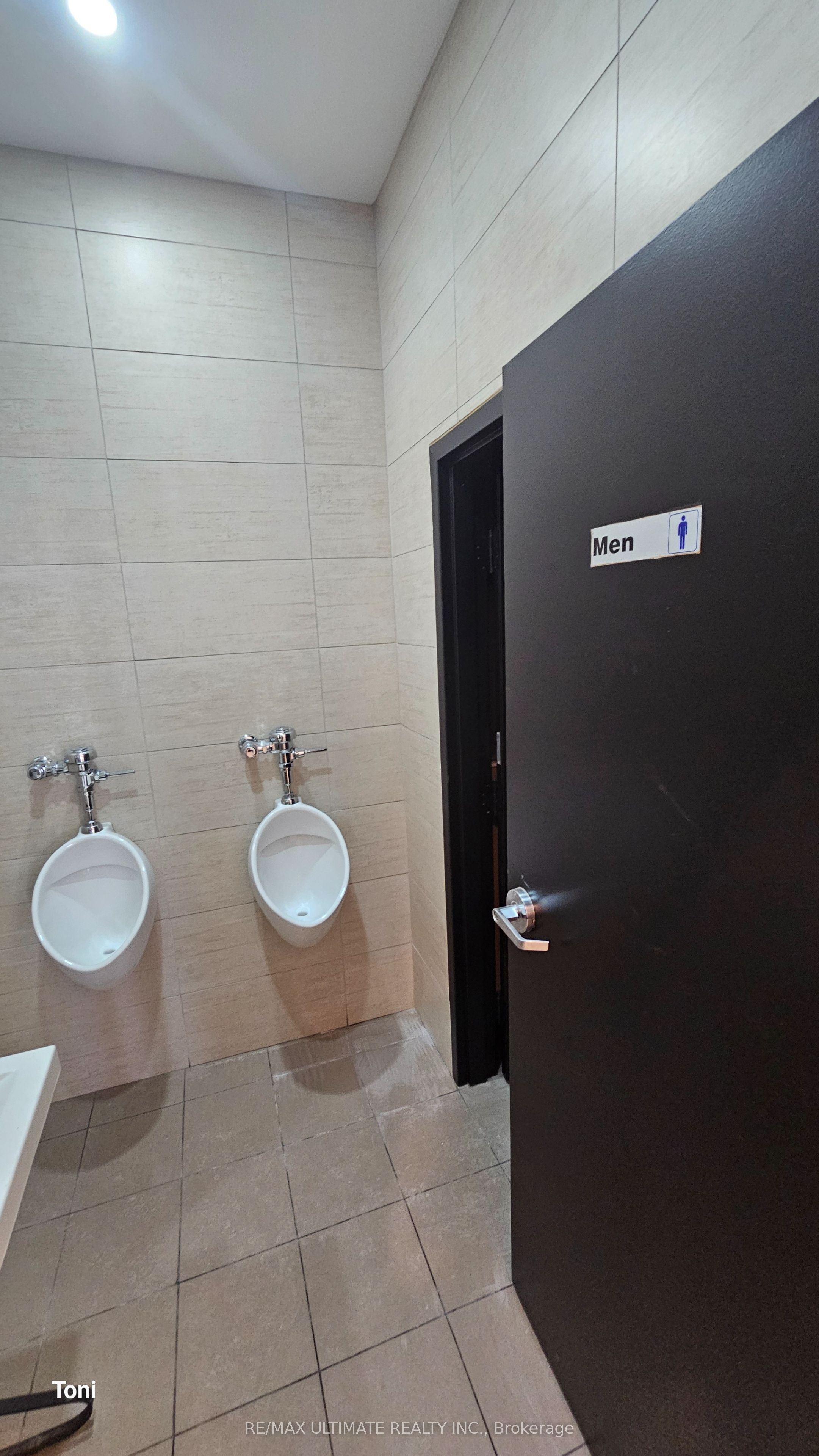 1480 St Clair Avenue Property Photo 23