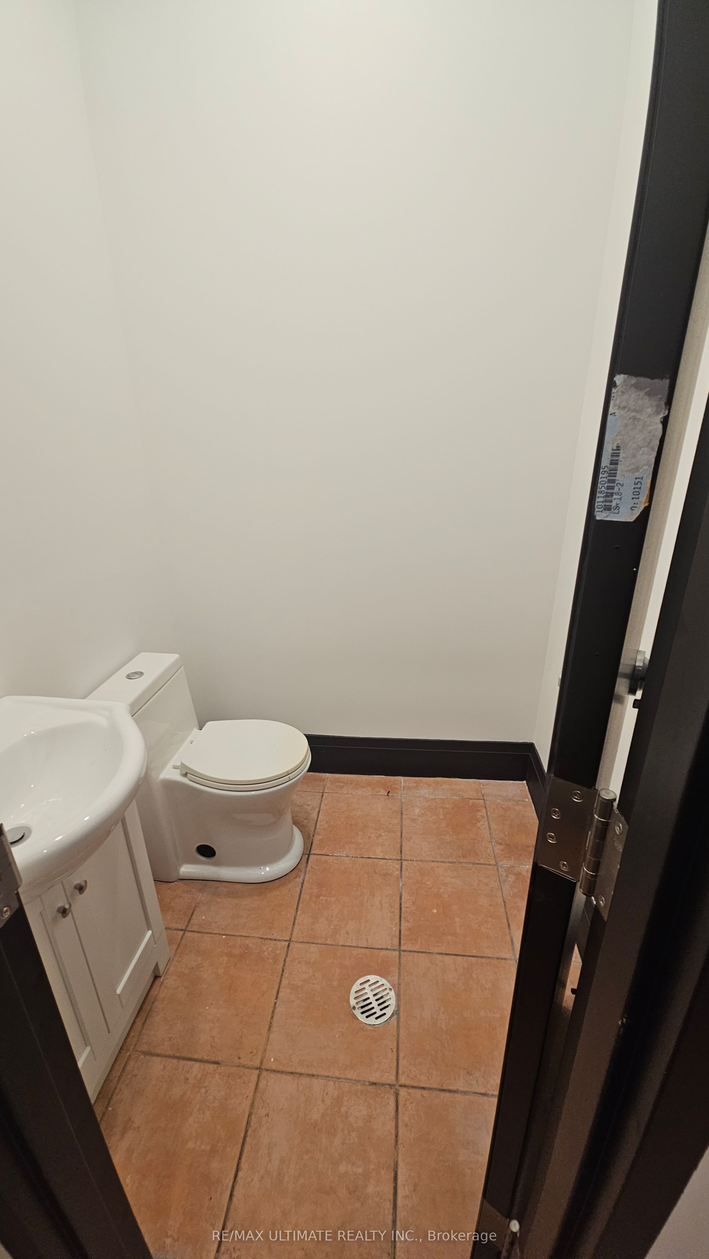 1480 St Clair Avenue Property Photo 26
