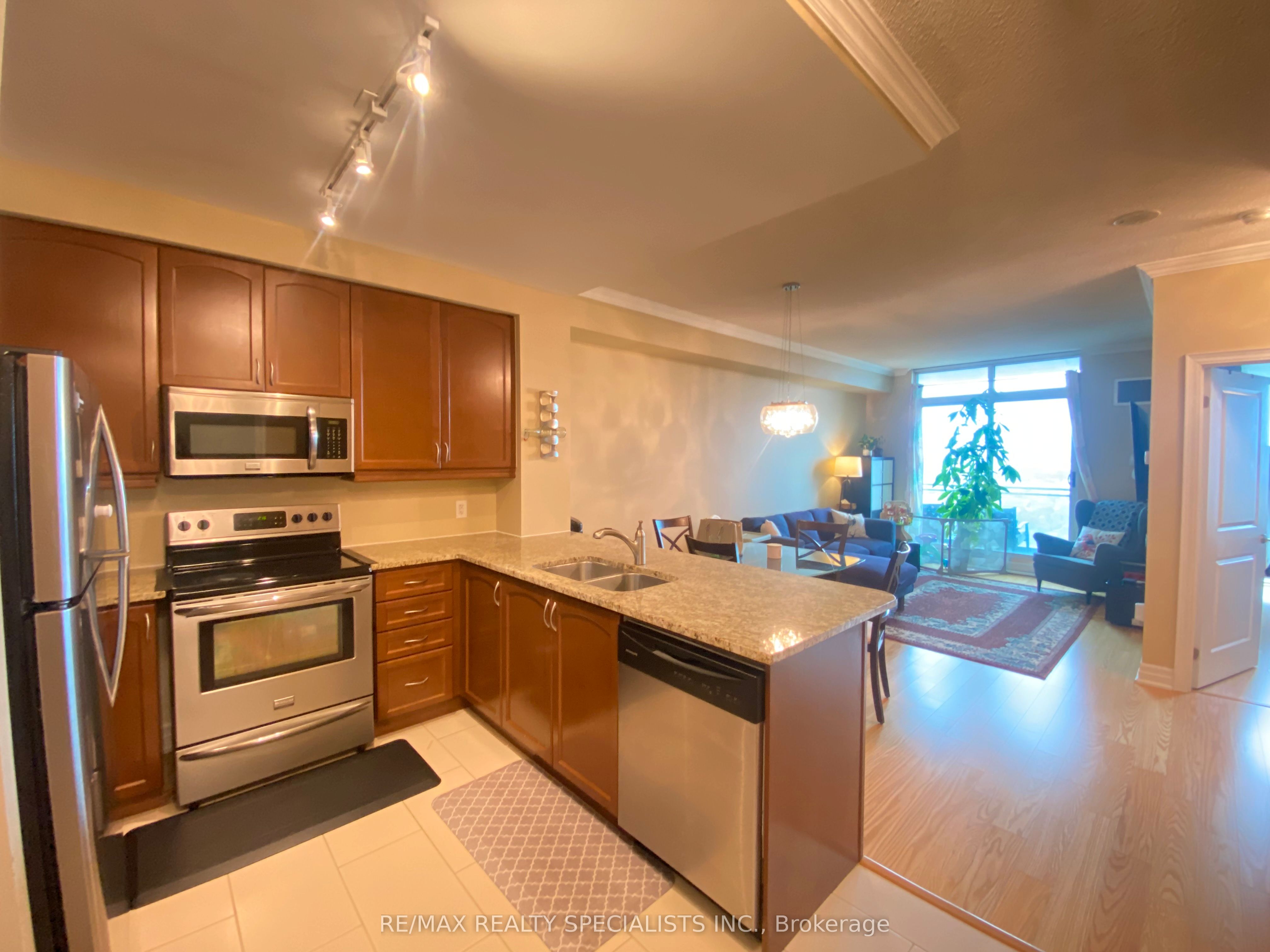 100 John Street 2307 Property Photo 3