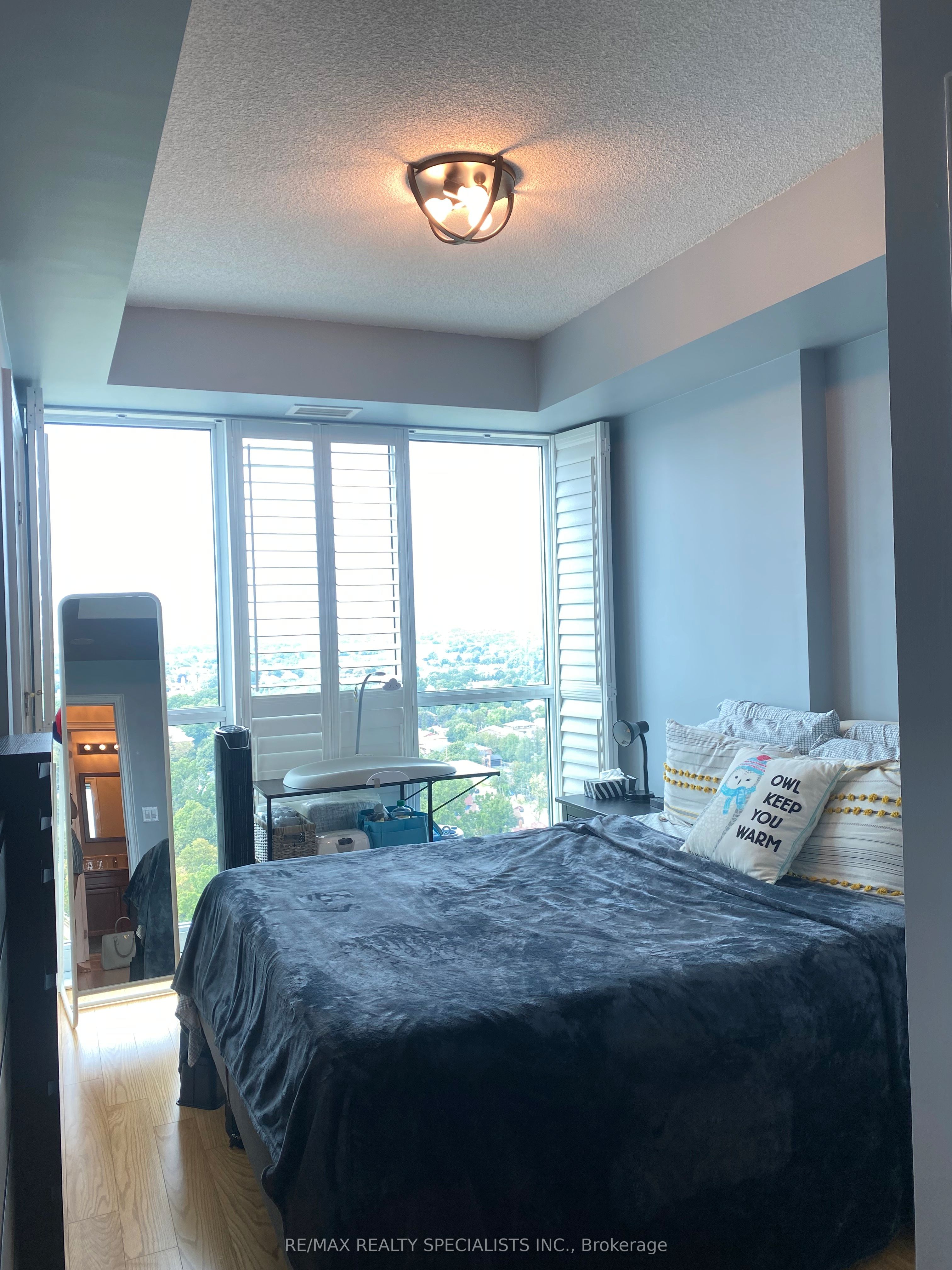 100 John Street 2307 Property Photo 8