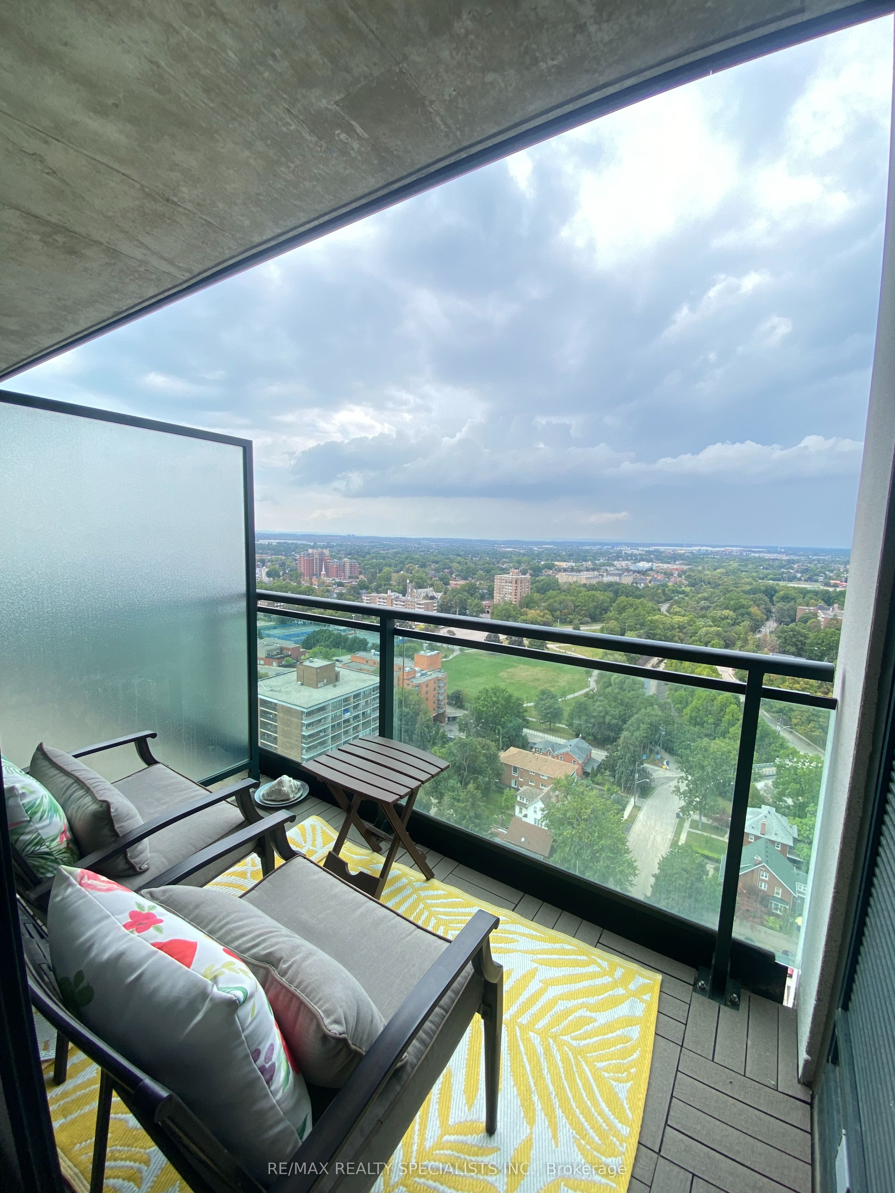 100 John Street 2307 Property Photo 11