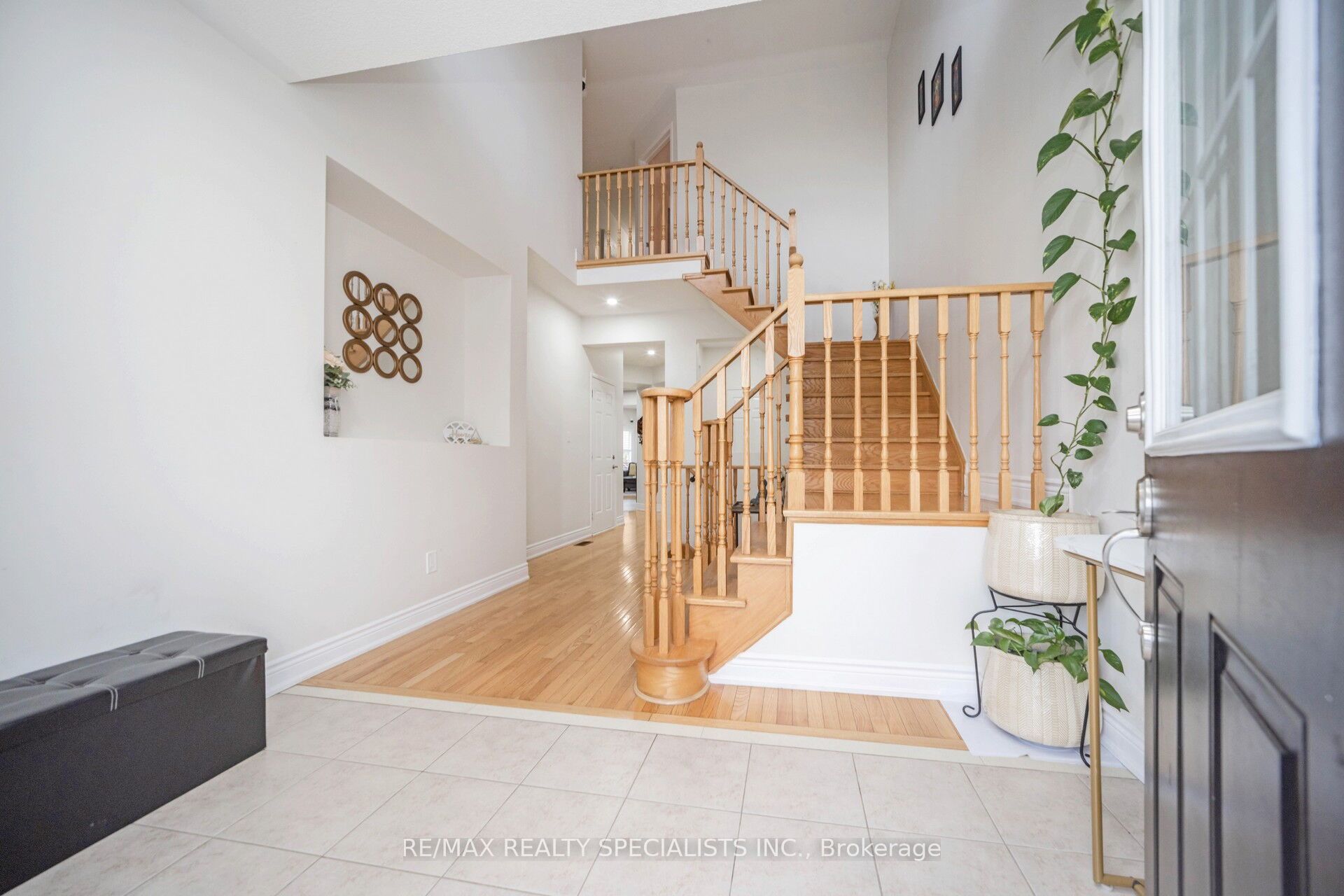 227 Valleyway Drive Property Photo 3