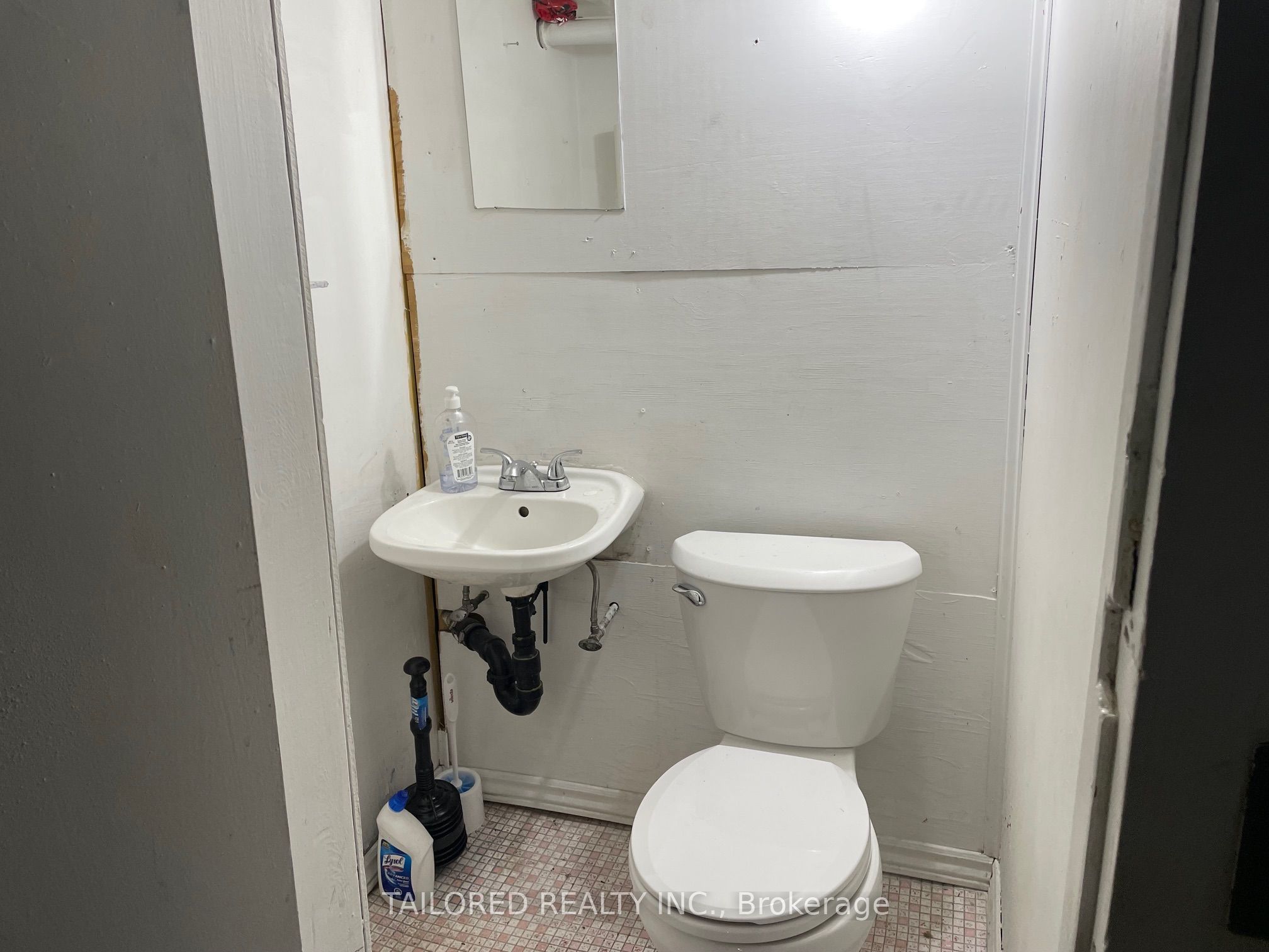 2850 -2852 Dufferin Street Property Photo 4