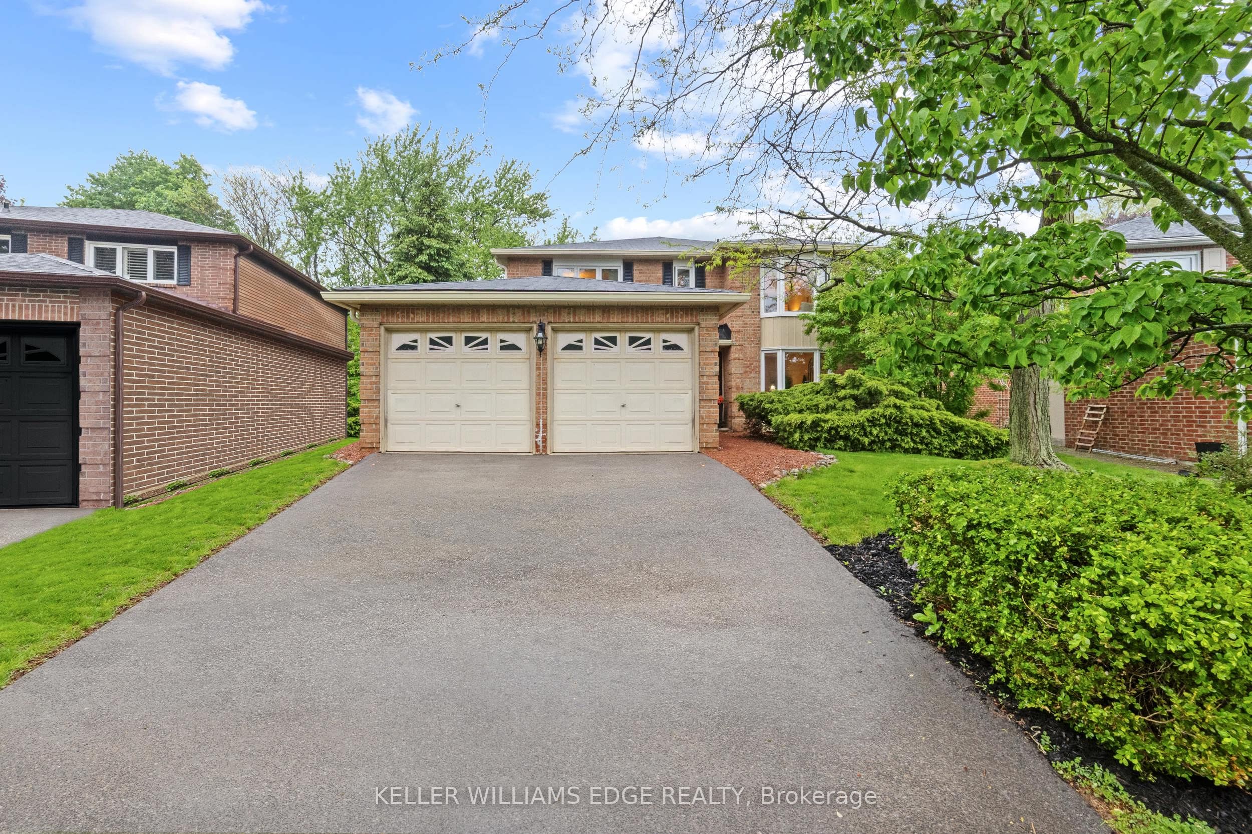 2095 Fallingbrook Court Property Photo 1