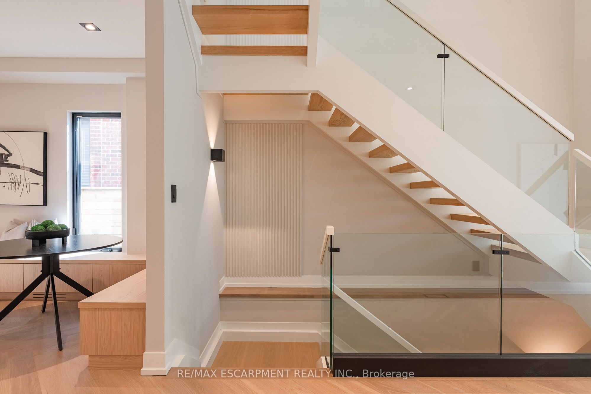 696 Montbeck Crescent Property Photo 22