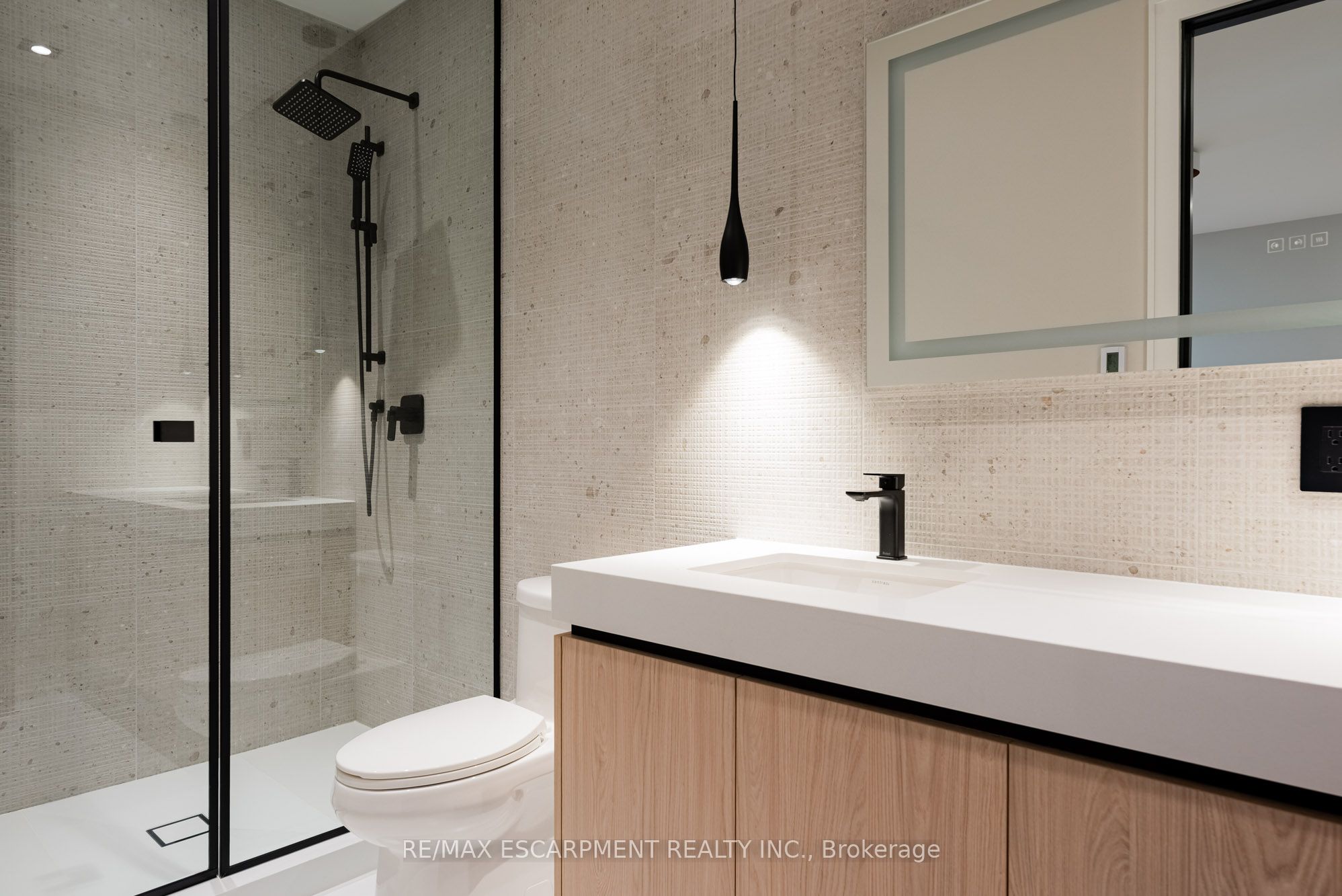 696 Montbeck Crescent Property Photo 30