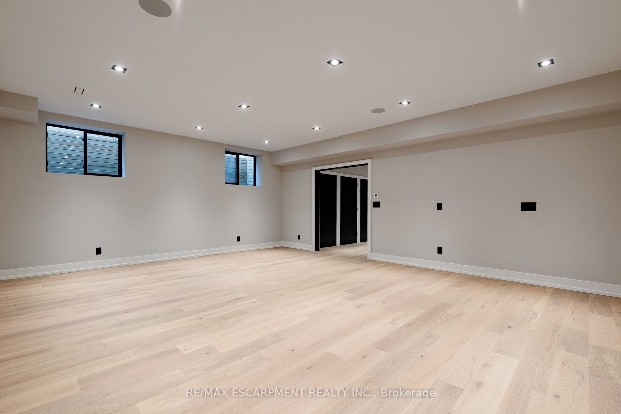 696 Montbeck Crescent Property Photo 45