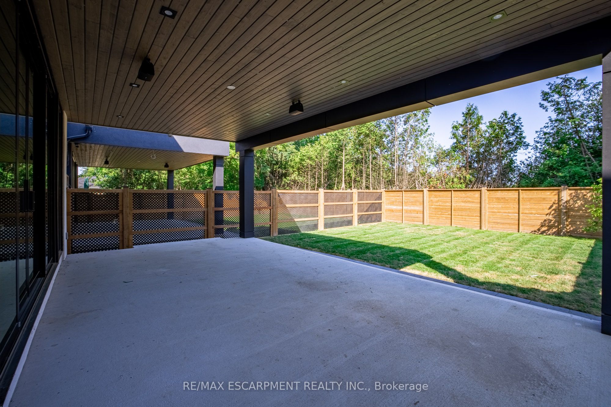696 Montbeck Crescent Property Photo 47