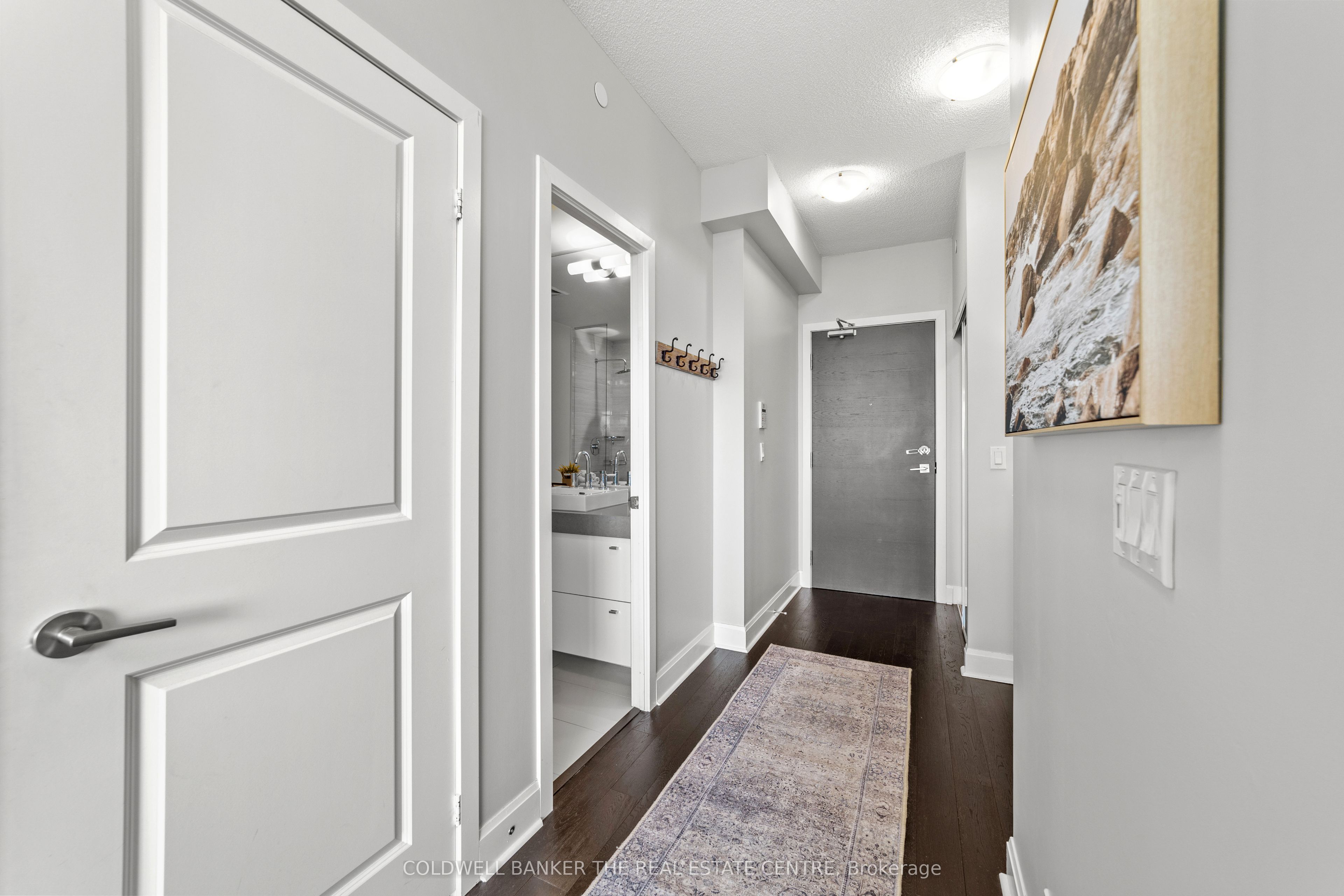 #1611 - 33 Shore Breeze Drive Property Photo 4