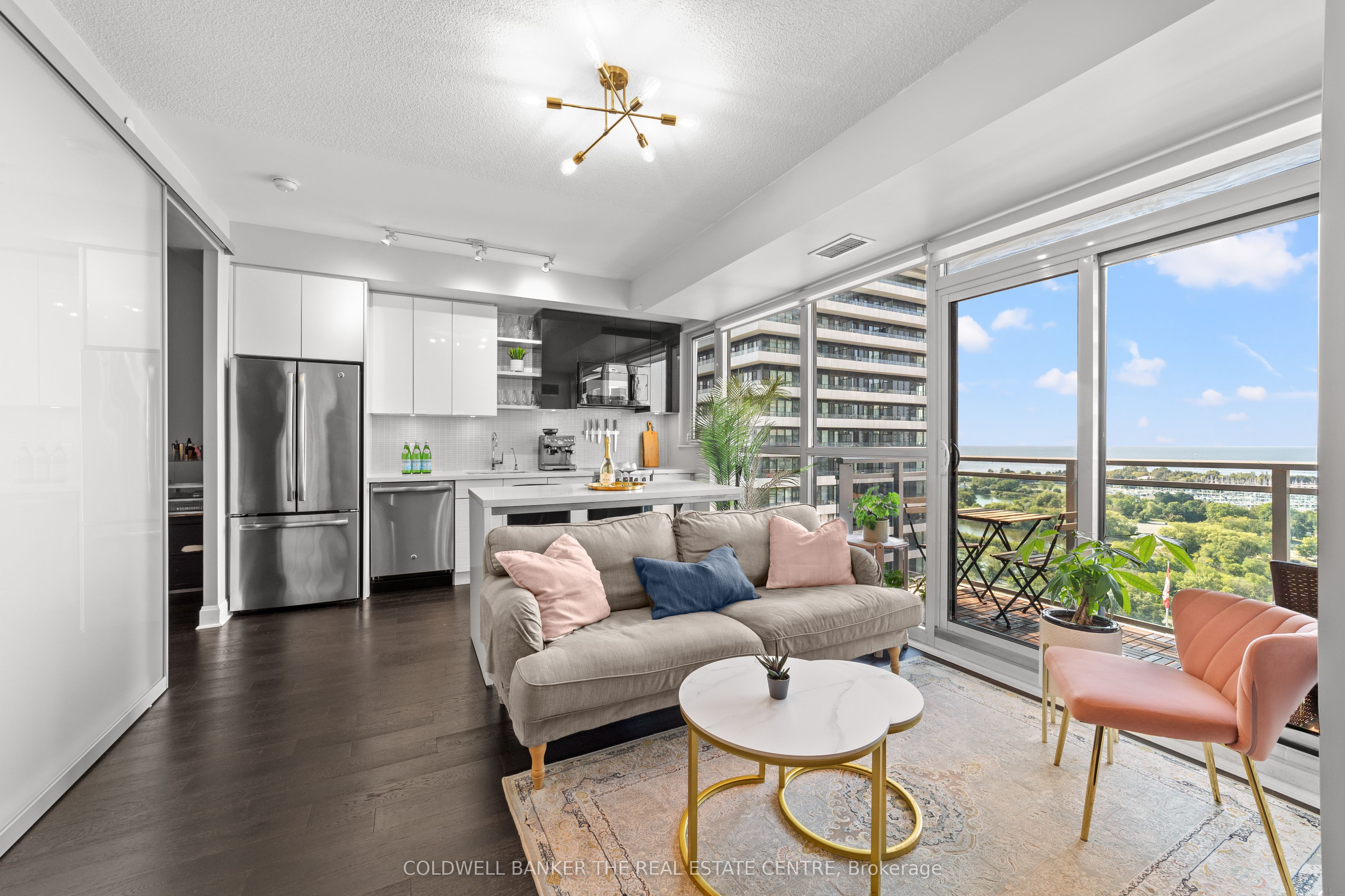 #1611 - 33 Shore Breeze Drive Property Photo 7
