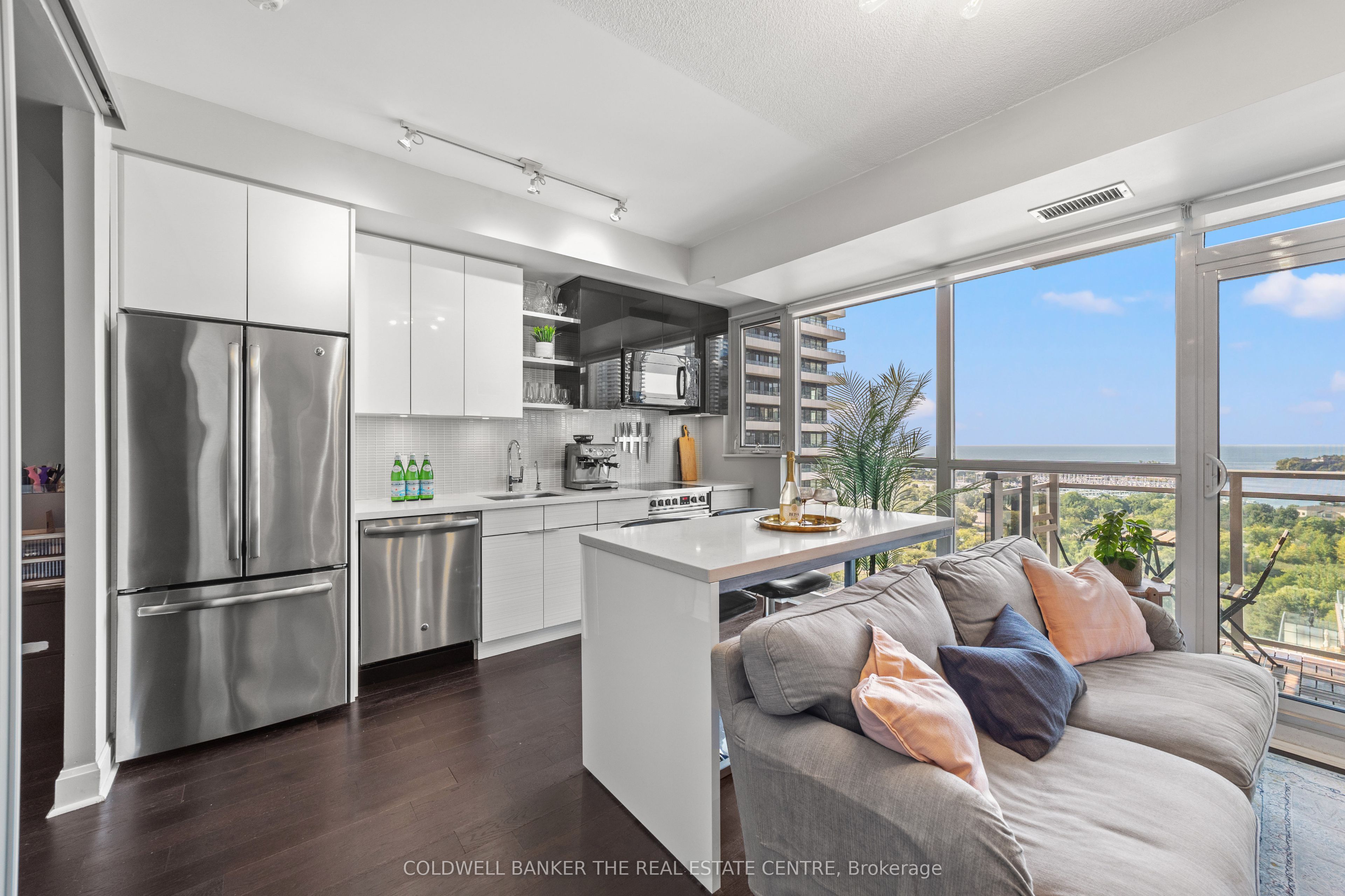 #1611 - 33 Shore Breeze Drive Property Photo 24