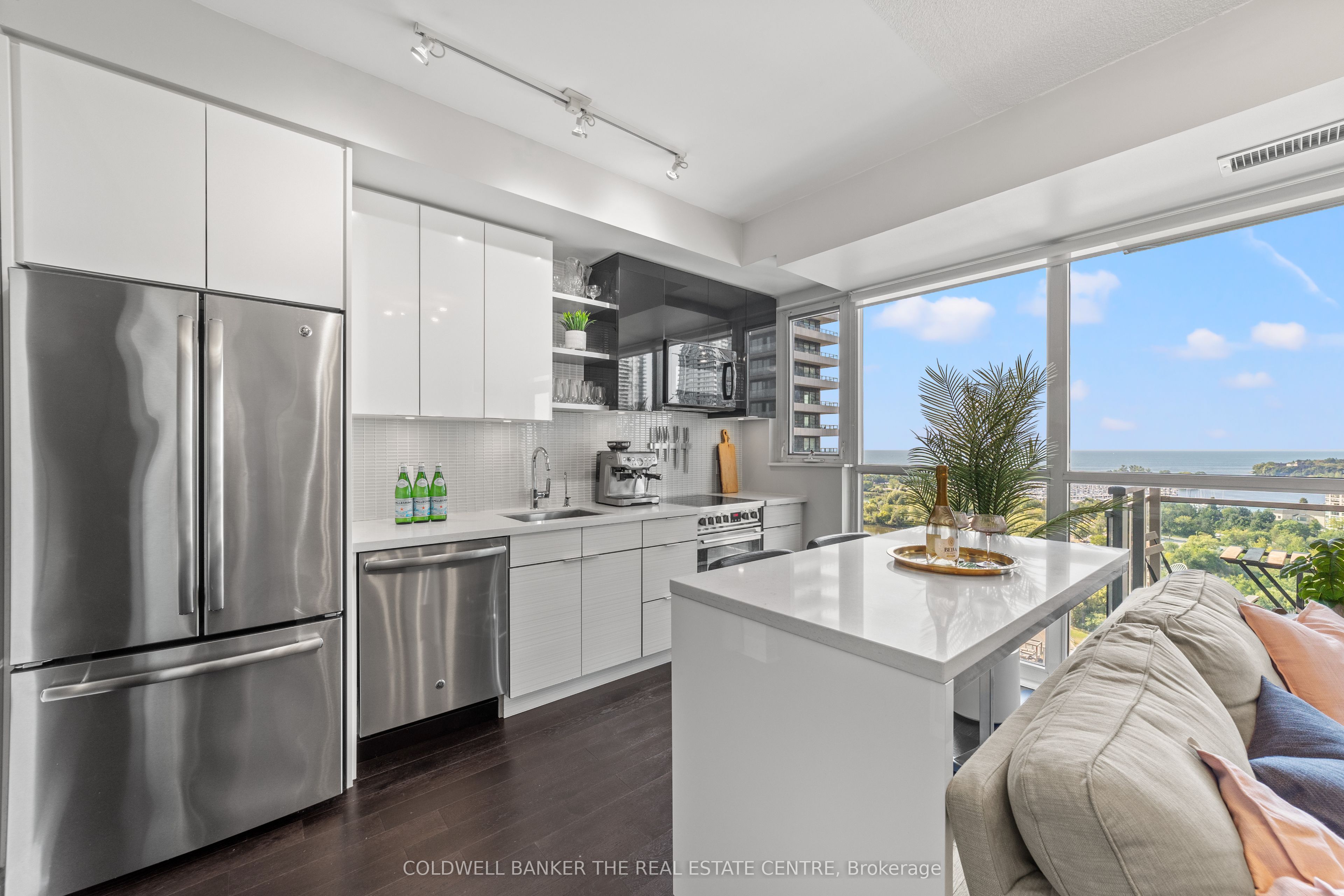 #1611 - 33 Shore Breeze Drive Property Photo 26