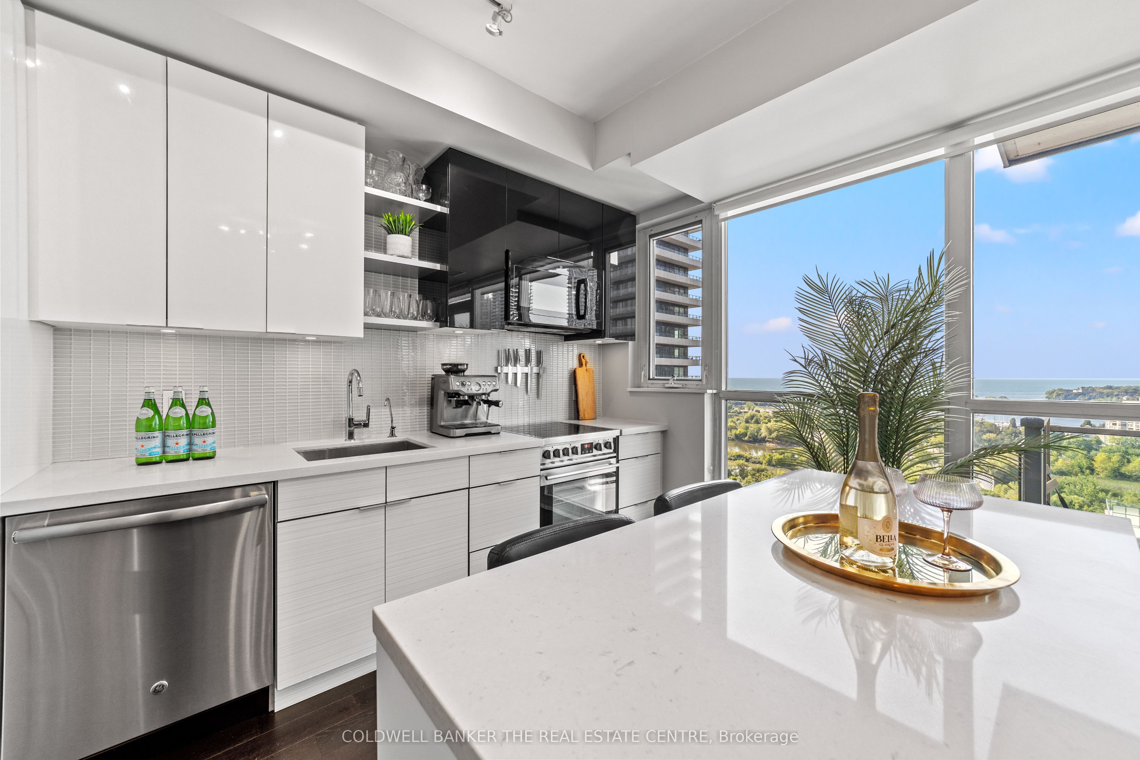 #1611 - 33 Shore Breeze Drive Property Photo 30