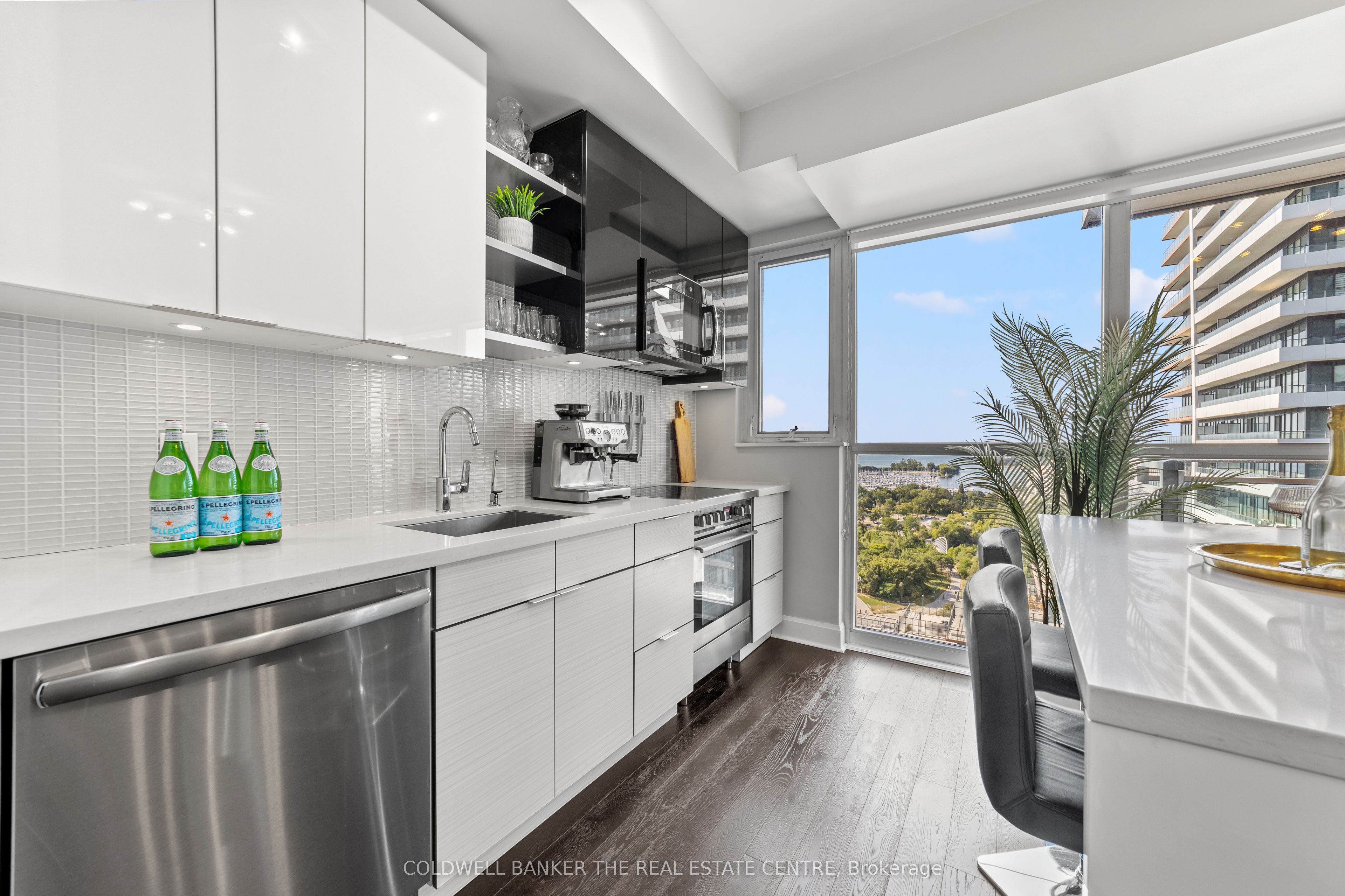 #1611 - 33 Shore Breeze Drive Property Photo 31