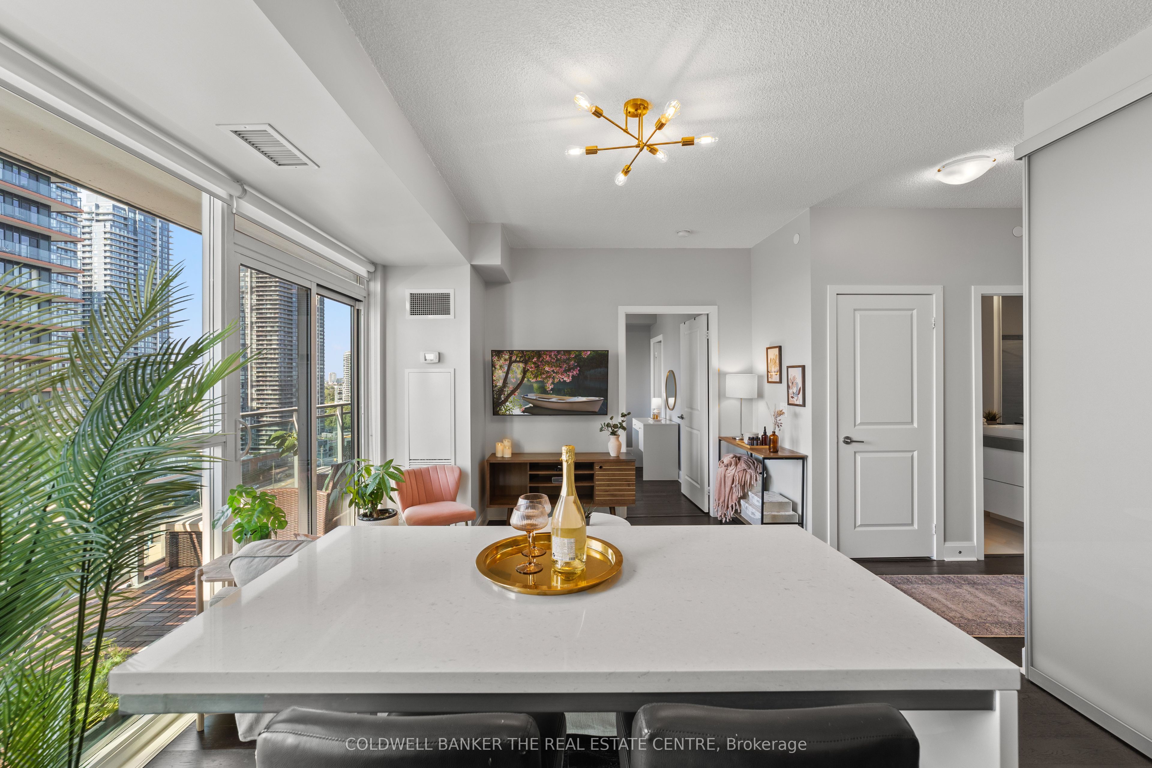 #1611 - 33 Shore Breeze Drive Property Photo 37