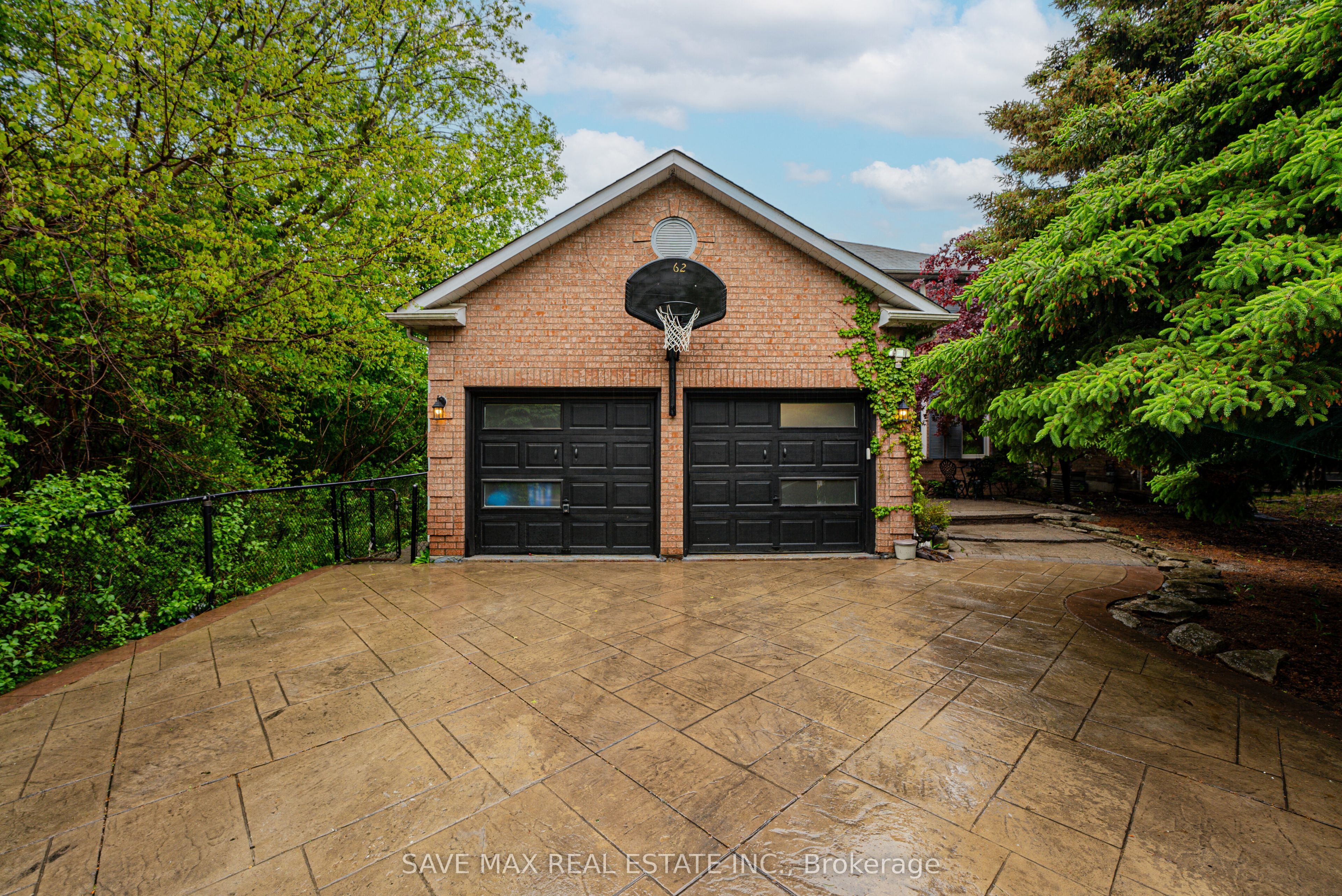 62 Laurelcrest Street Property Photo 1