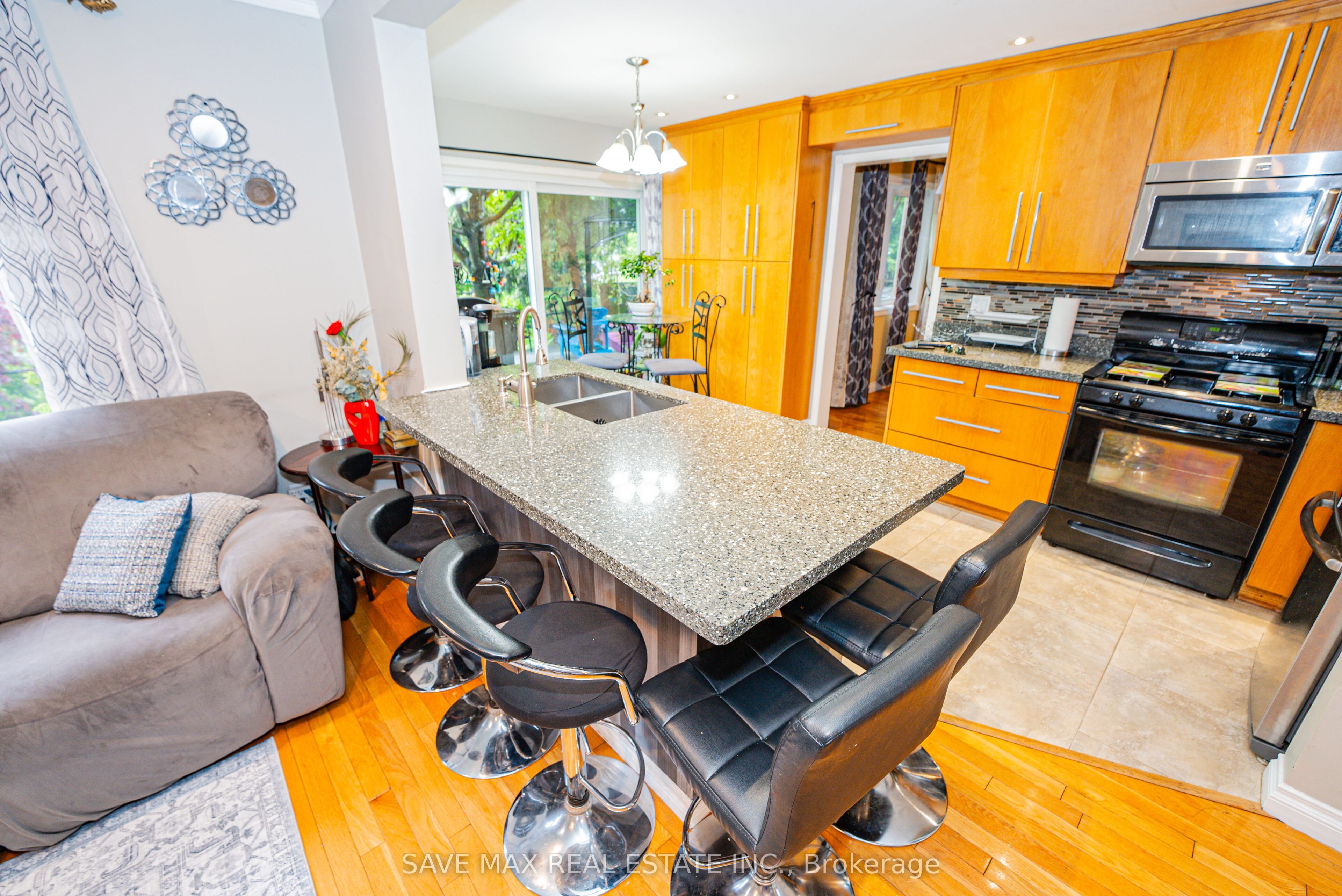 62 Laurelcrest Street Property Photo 12
