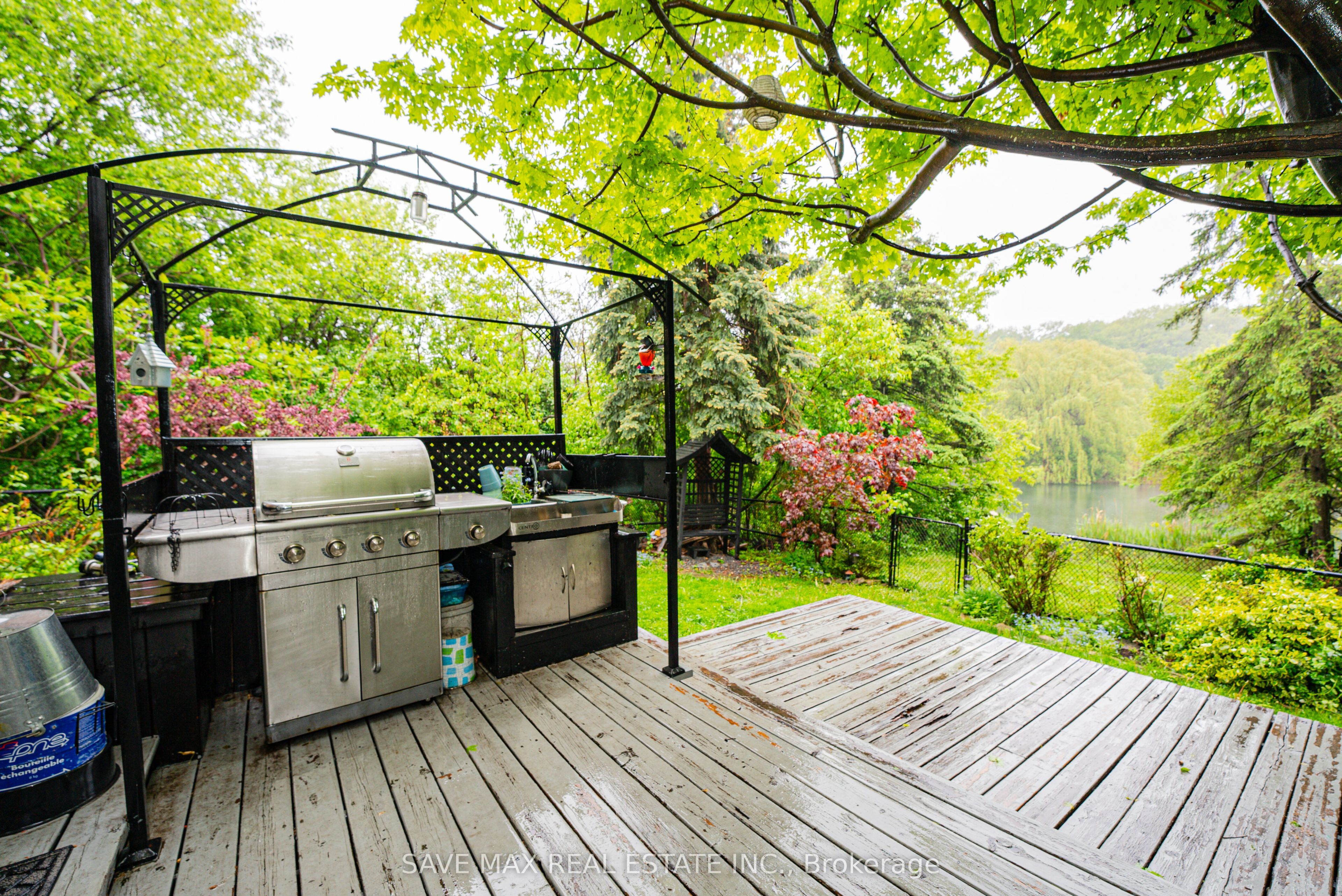 62 Laurelcrest Street Property Photo 45
