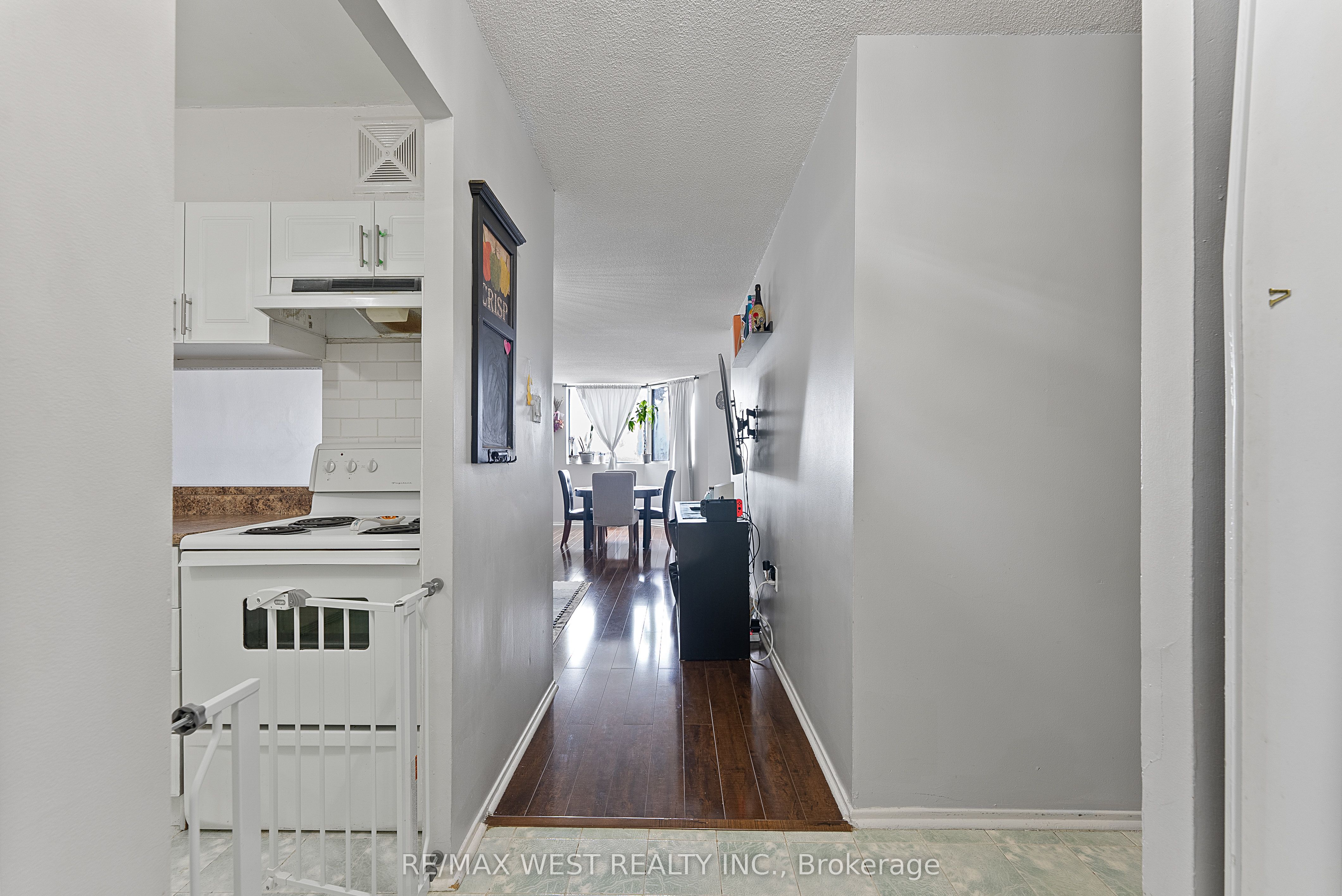 #207 - 238 Albion Road Property Photo 2