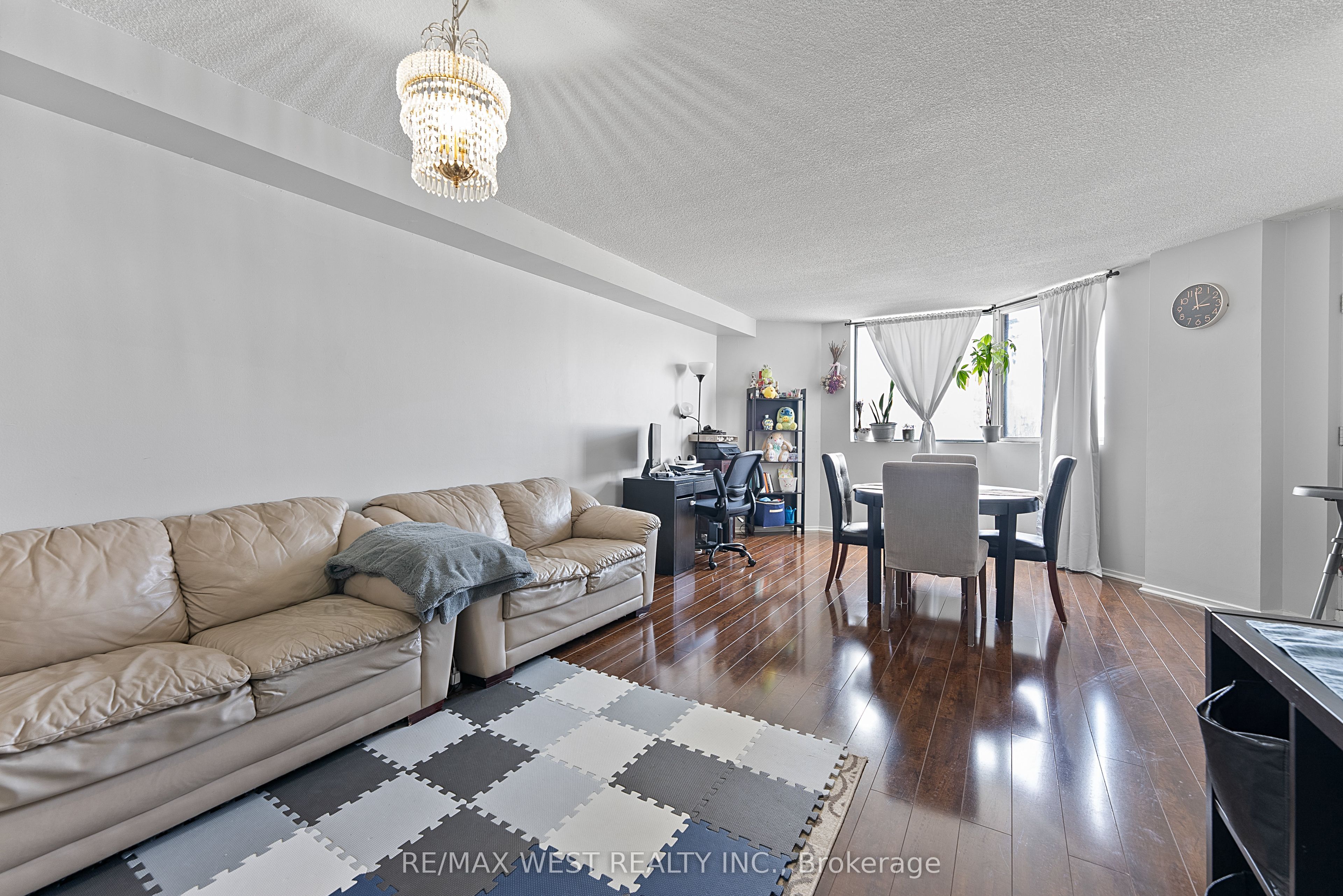 #207 - 238 Albion Road Property Photo 4