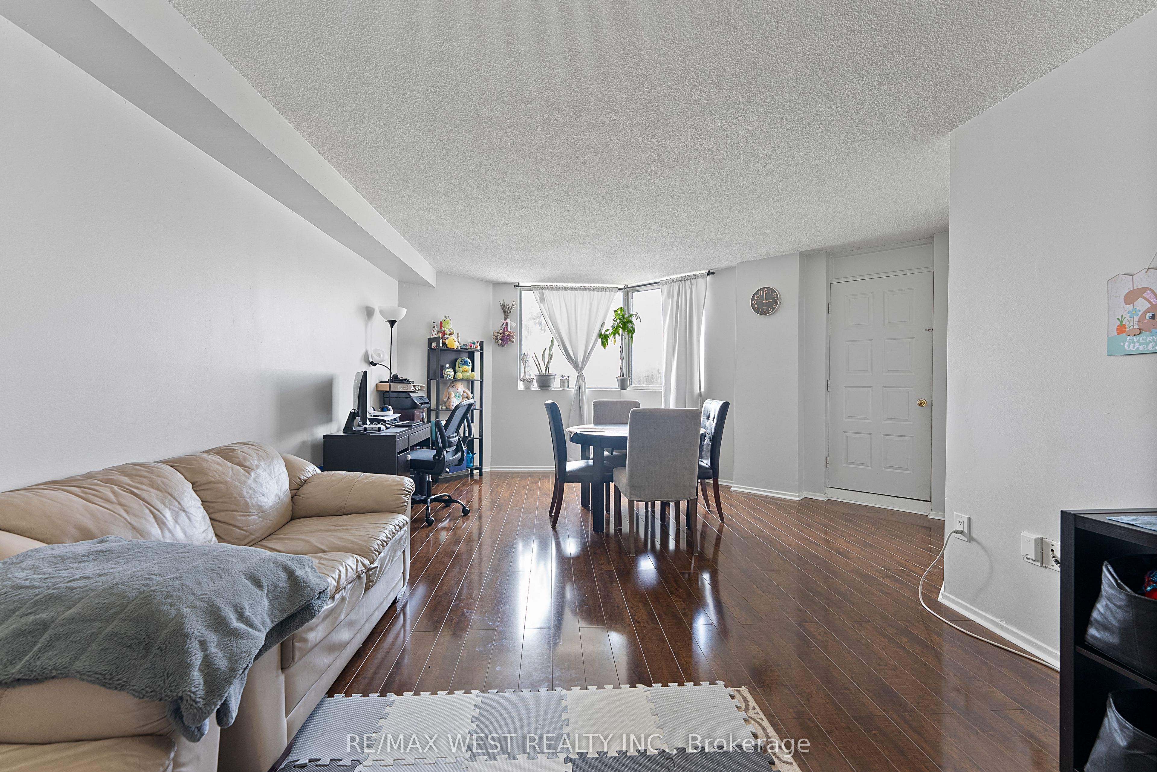 #207 - 238 Albion Road Property Photo 5