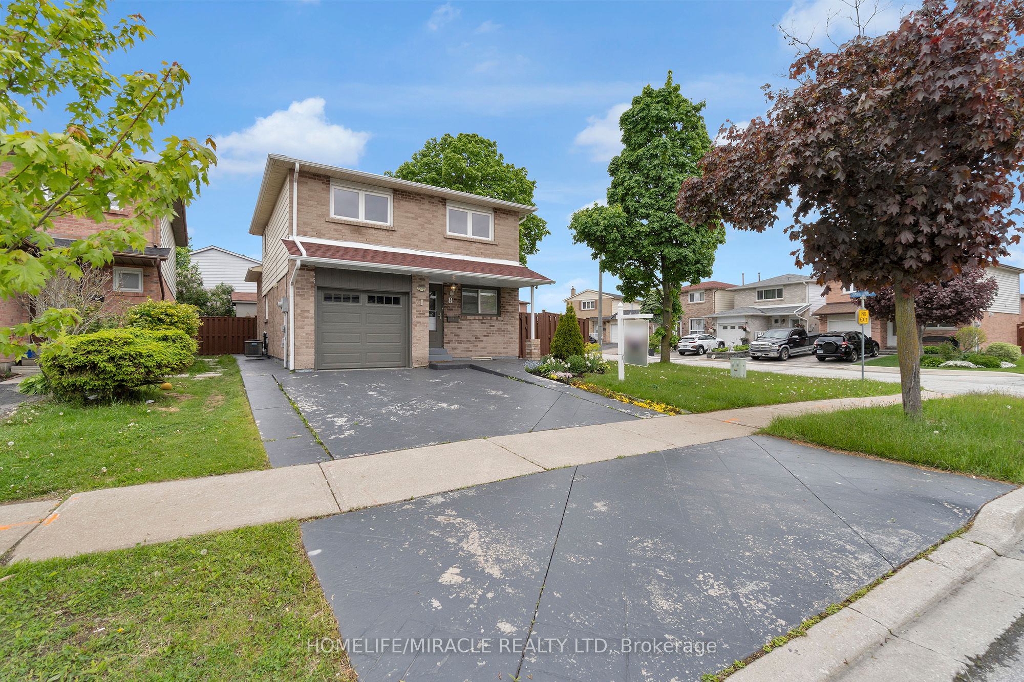 8 Franca Crescent Property Photo 3