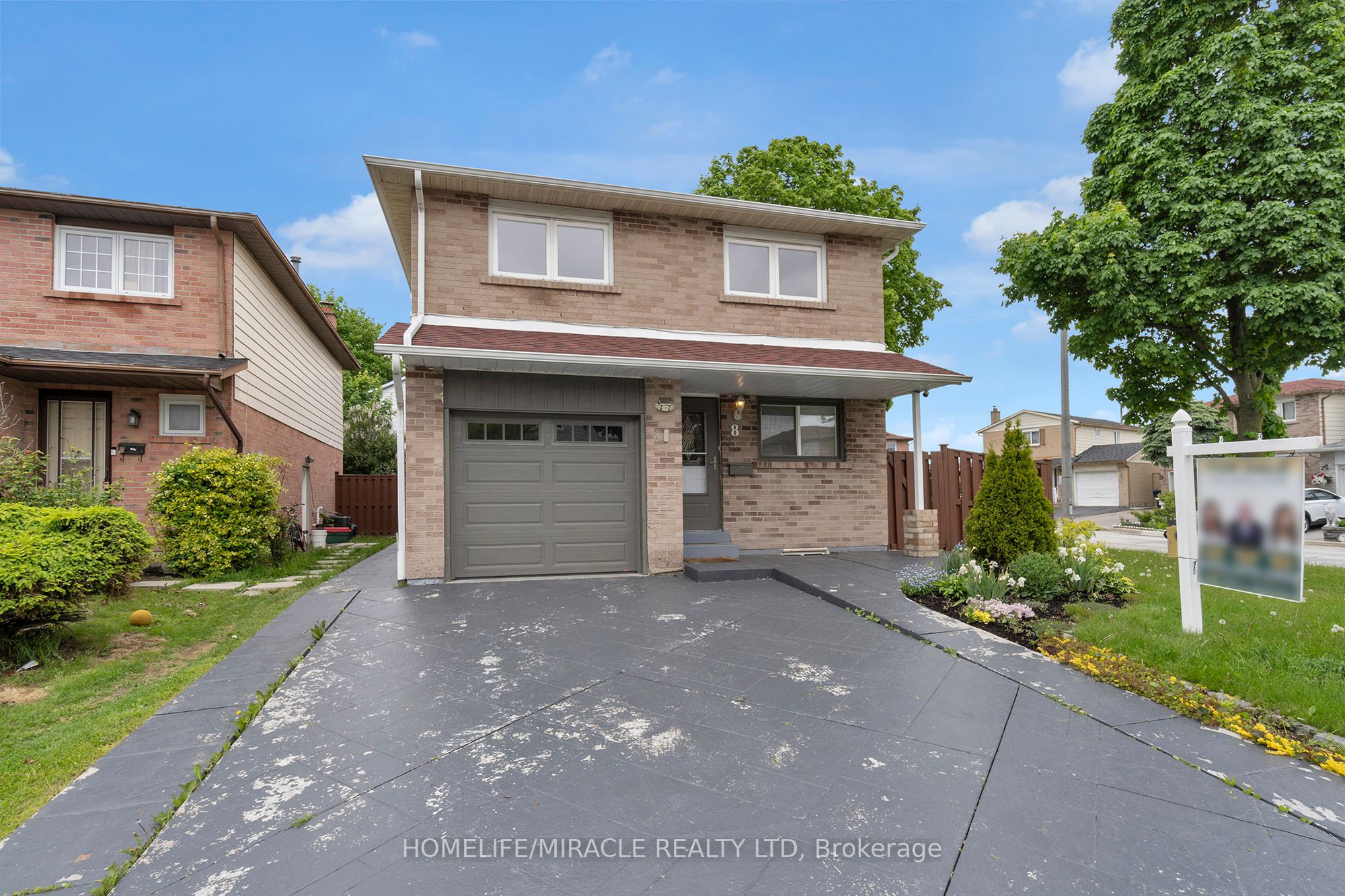 8 Franca Crescent Property Photo 4