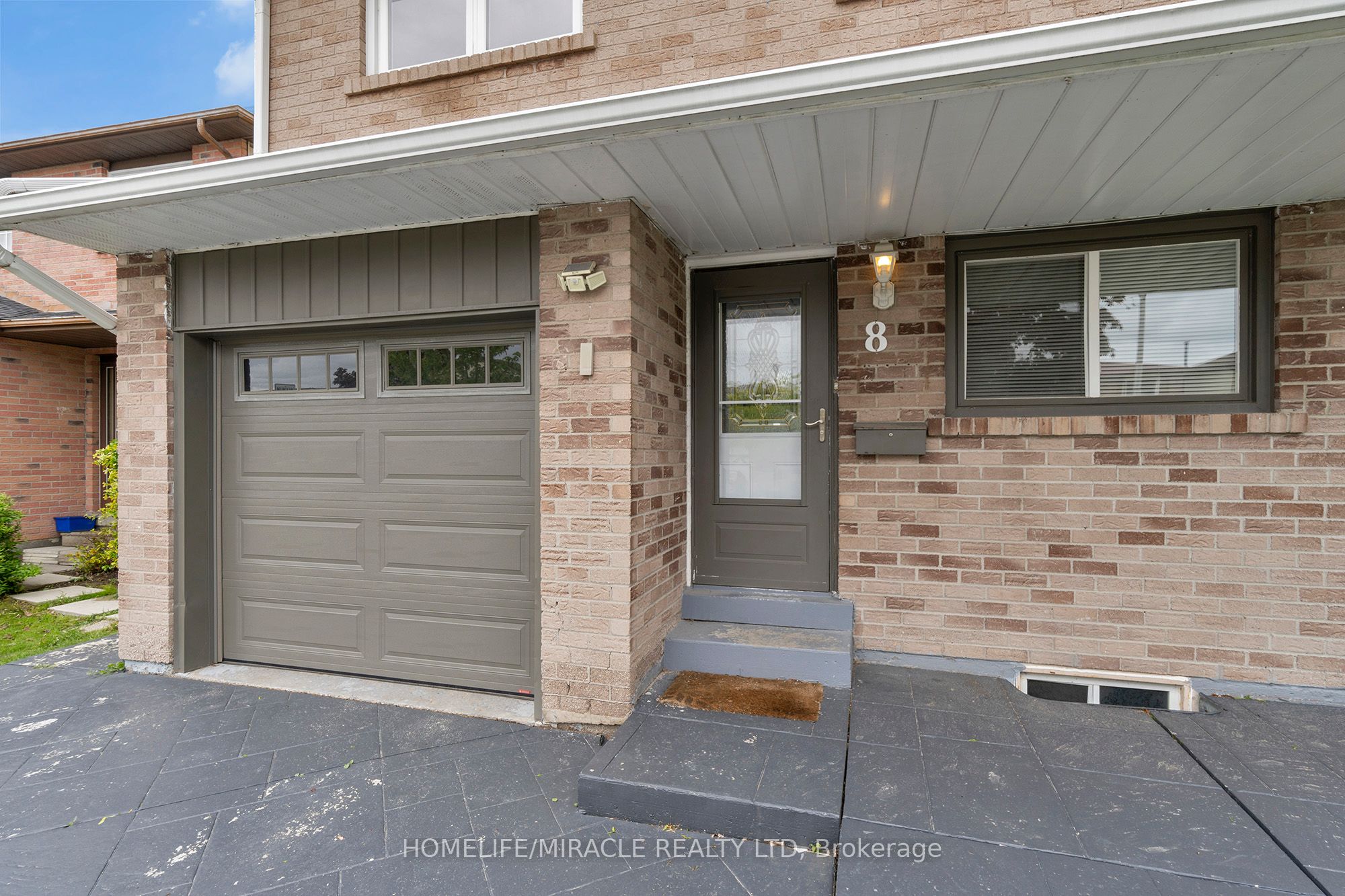 8 Franca Crescent Property Photo 6