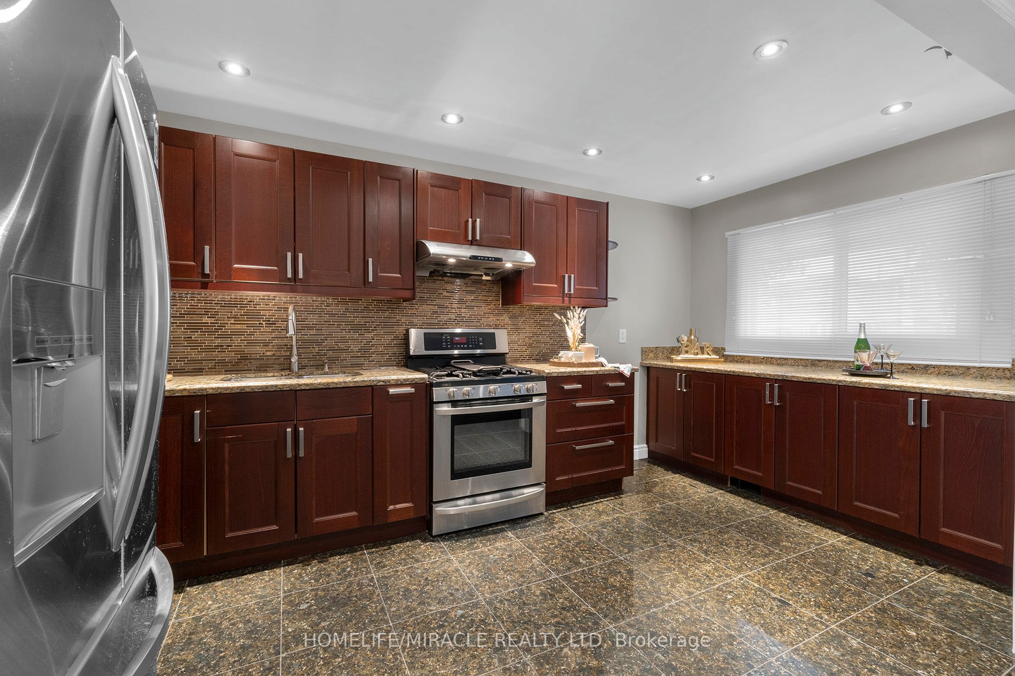 8 Franca Crescent Property Photo 9