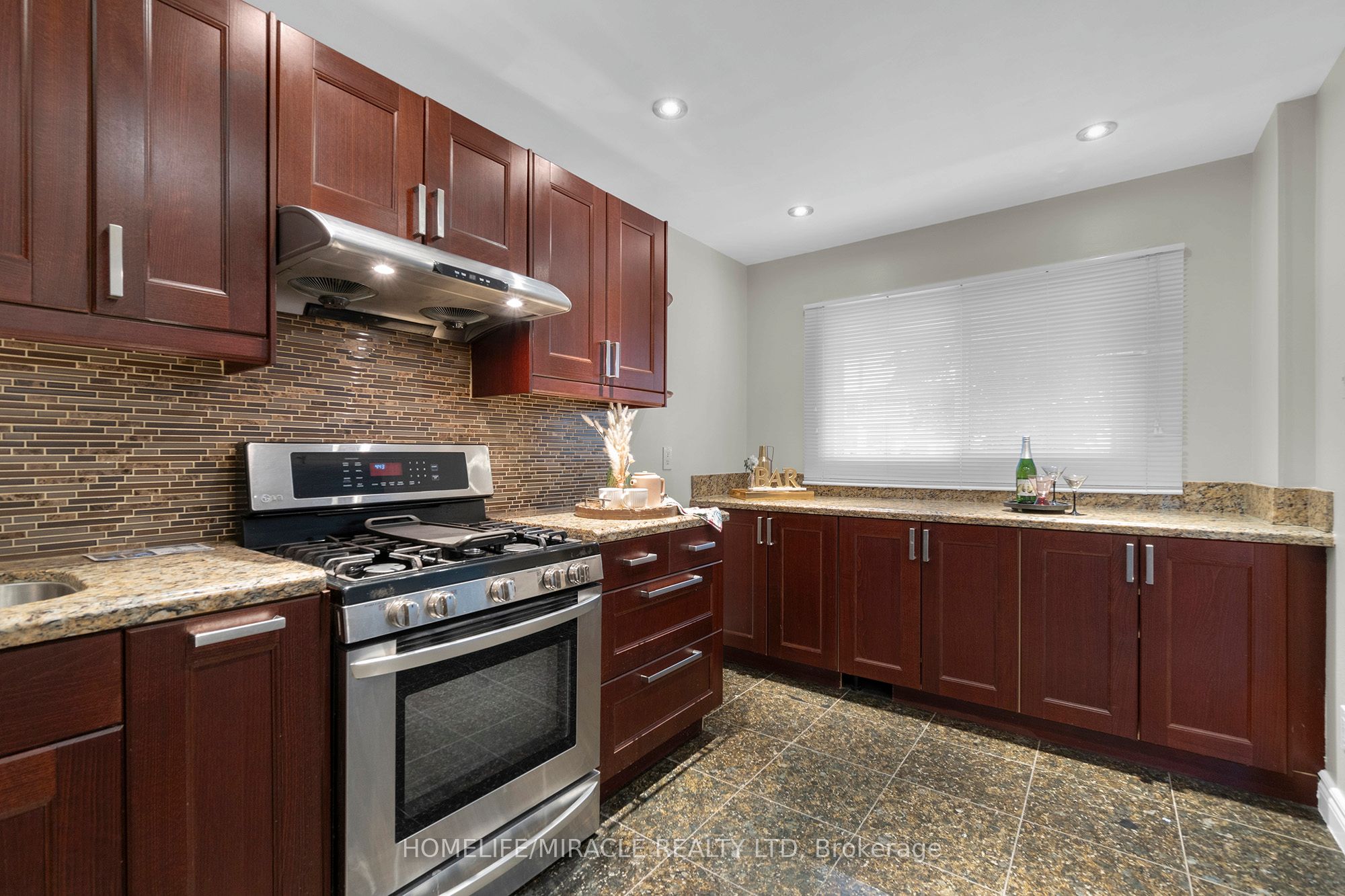 8 Franca Crescent Property Photo 11