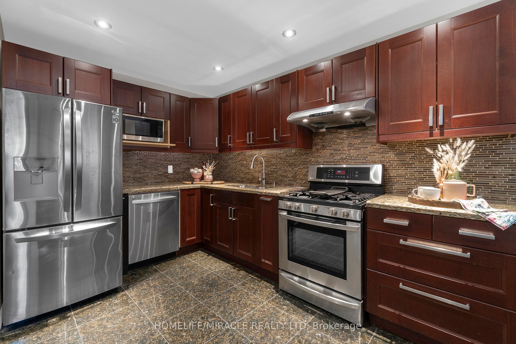 8 Franca Crescent Property Photo 12