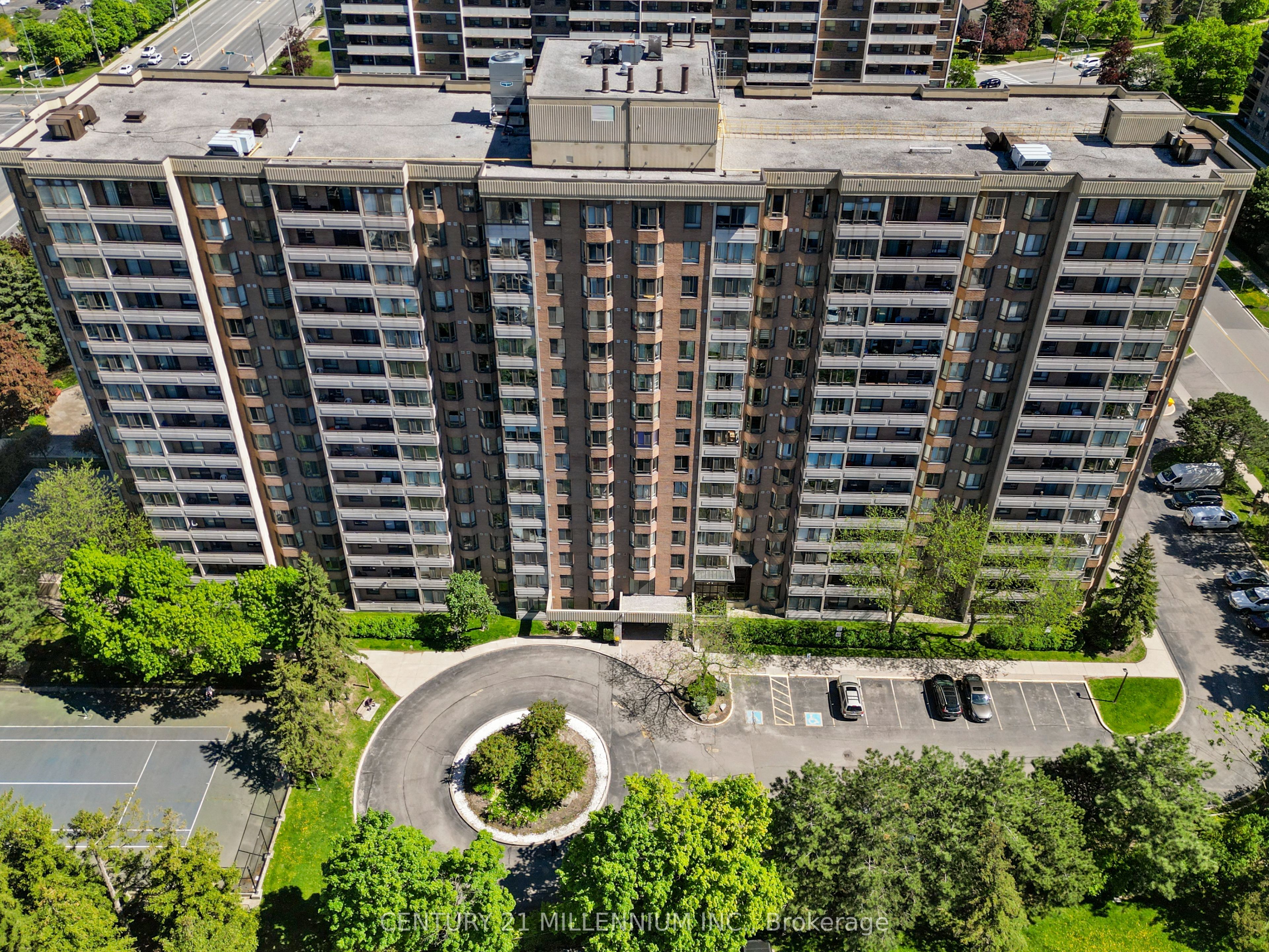 #401 - 5 Lisa Street Property Photo 2