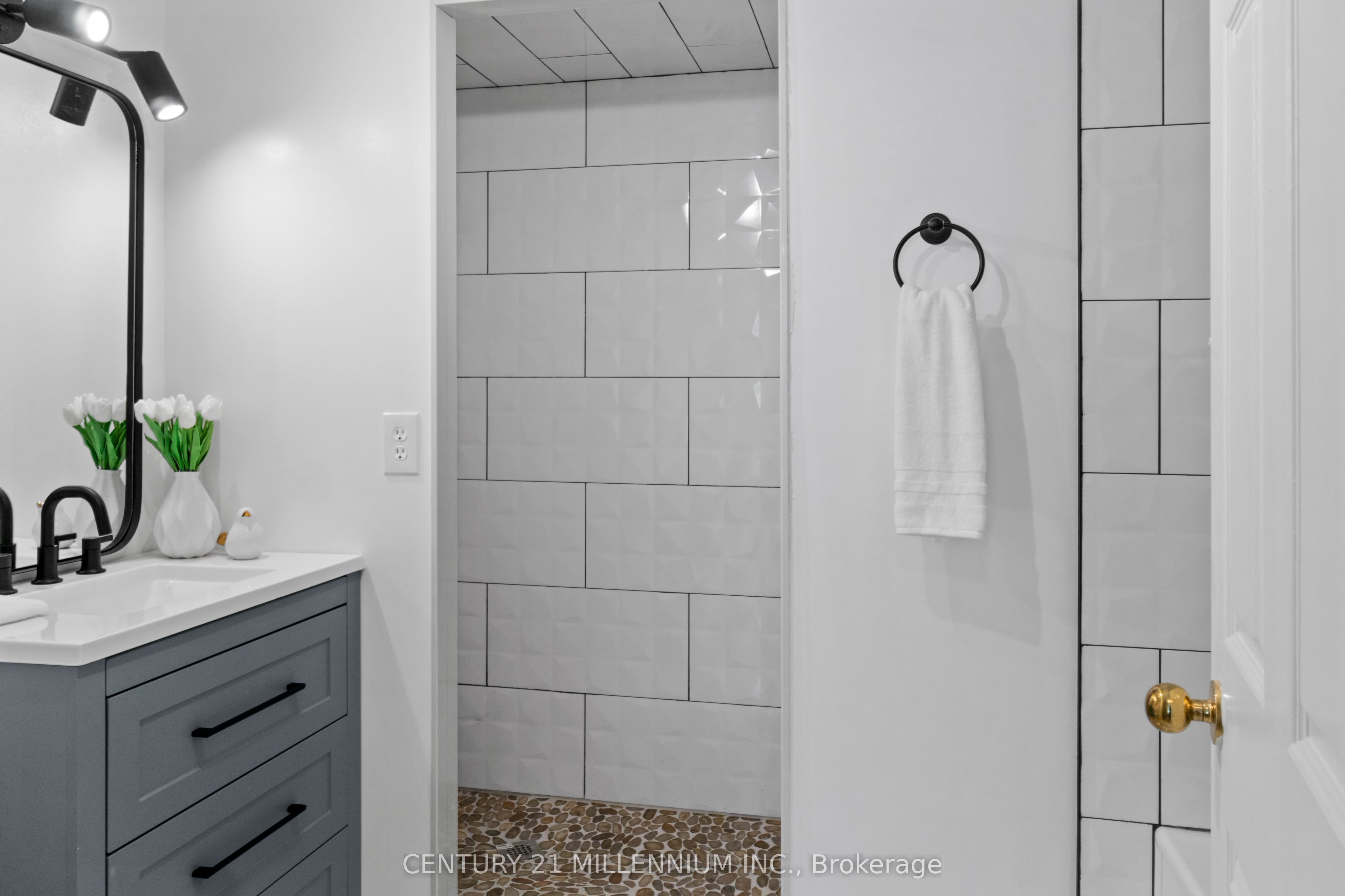 #401 - 5 Lisa Street Property Photo 27