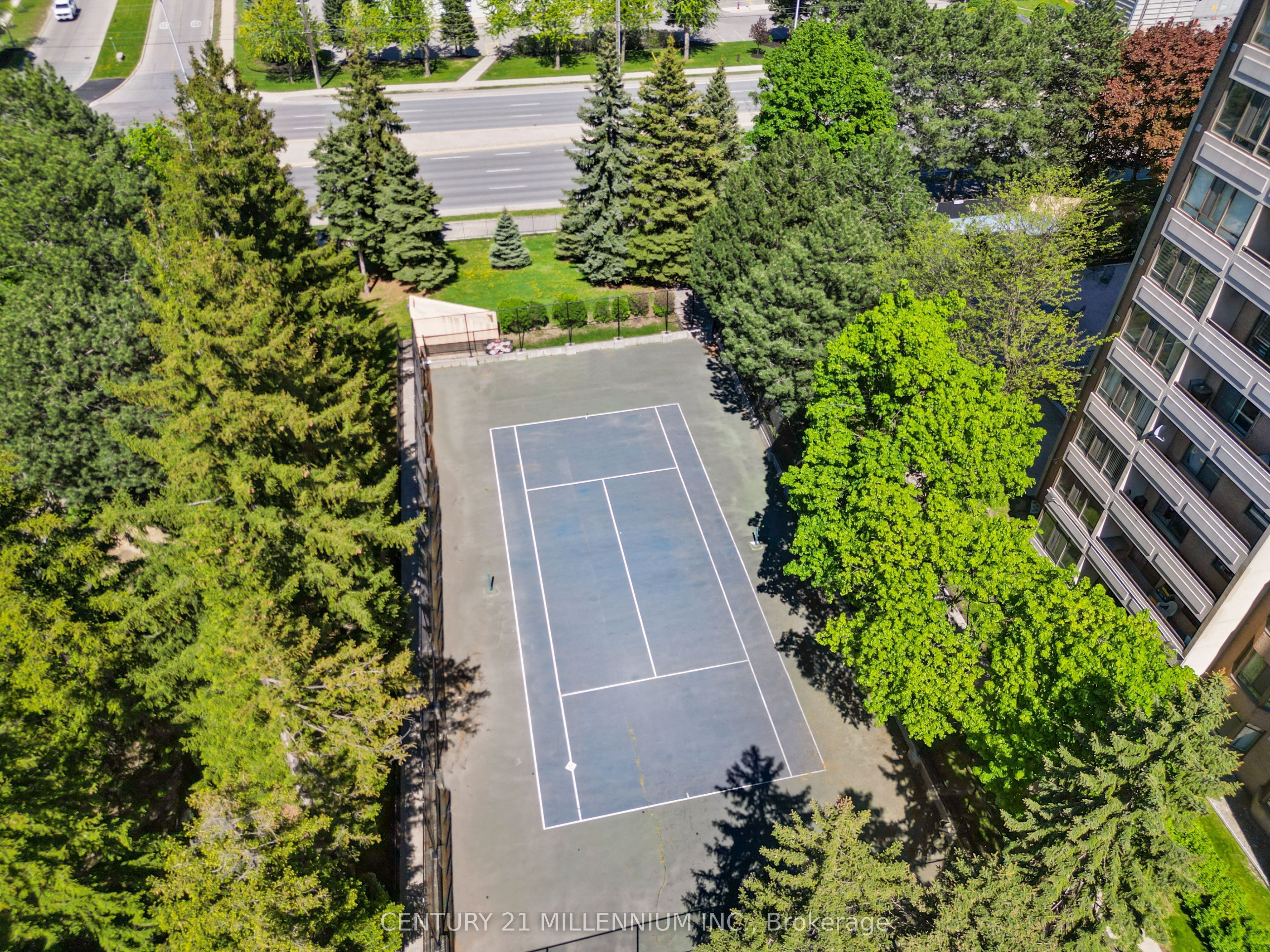 #401 - 5 Lisa Street Property Photo 34